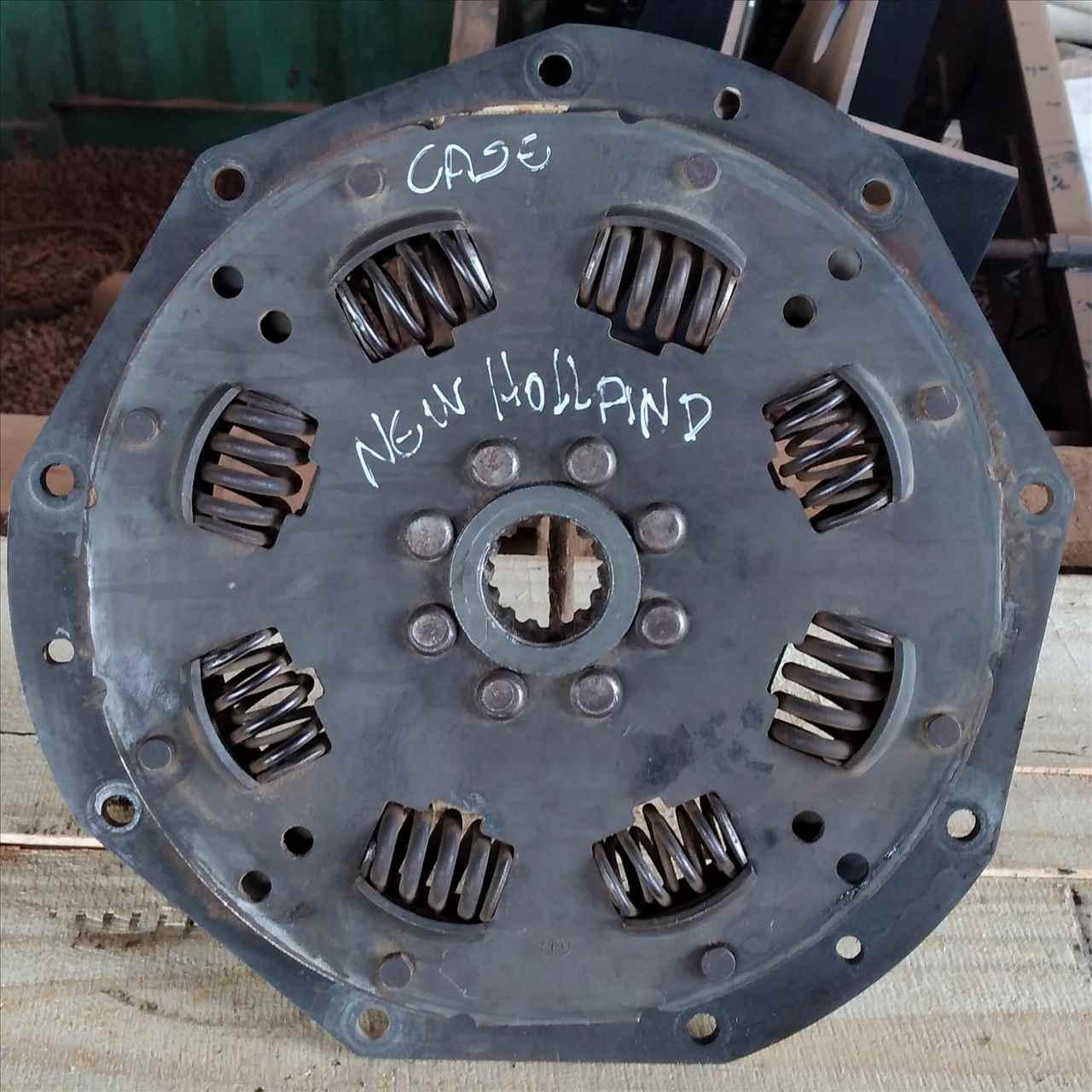 Embreagem (Case / New Holland, Motor Gênesis)