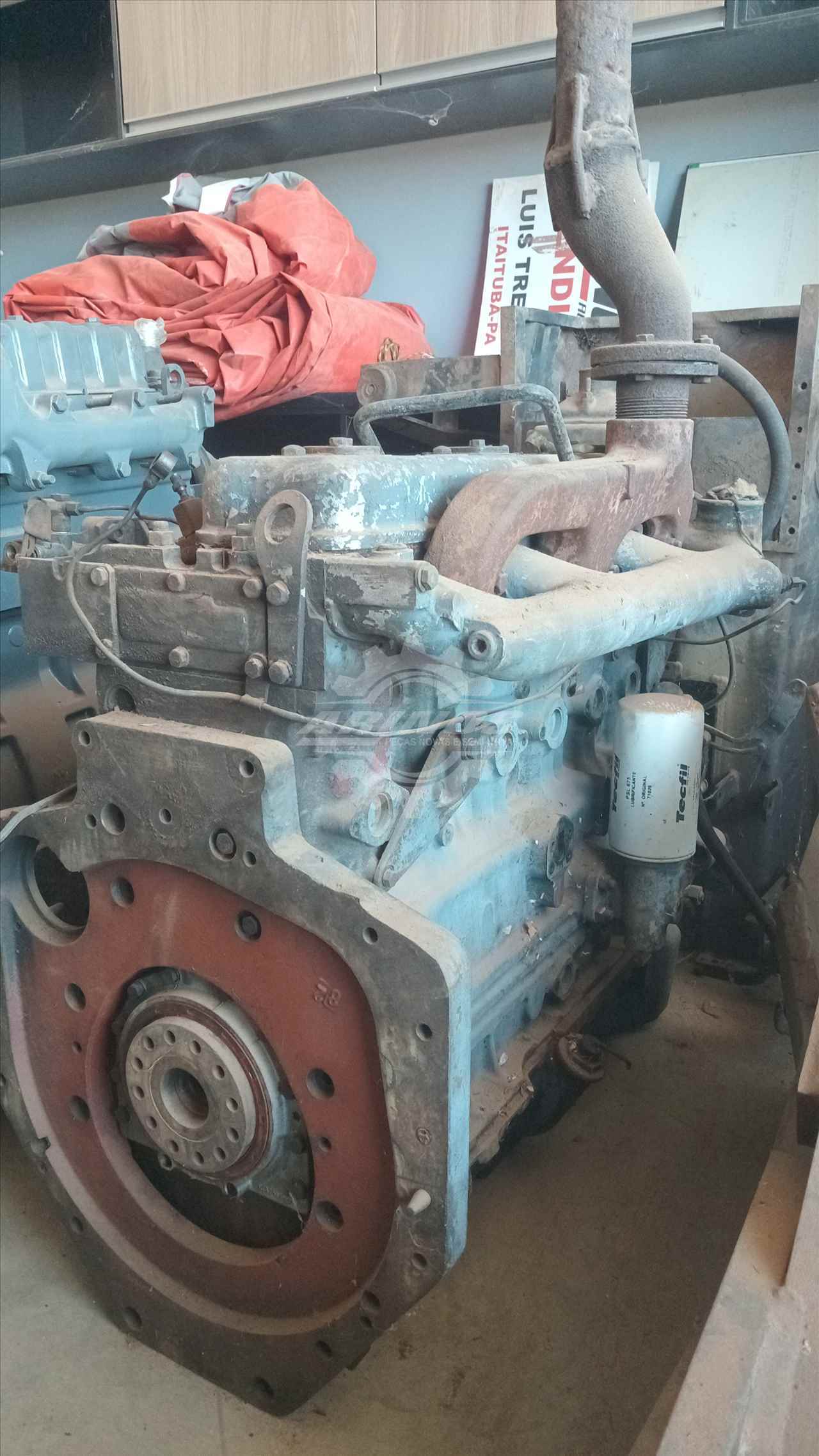 Motor Perkins Canadense 6 cilindros 