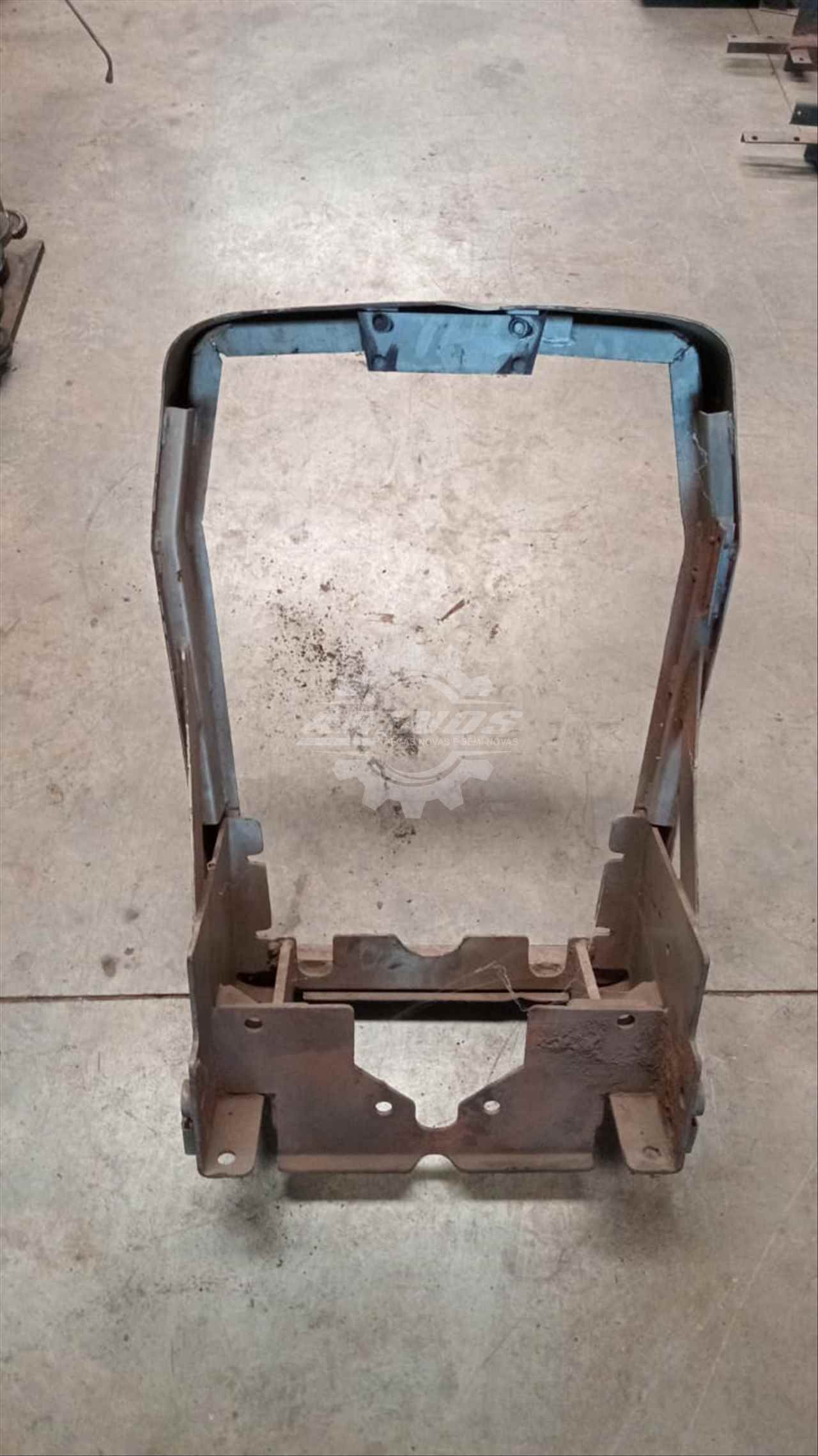 Envoltório/Suporte da Grade Frontal MF 275