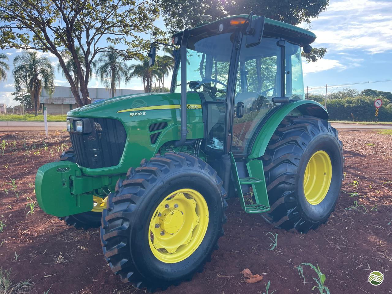TRATOR JOHN DEERE JOHN DEERE 5090E Tração 4x4 LF Máquinas Agrícolas SP MIGUELOPOLIS SÃO PAULO SP
