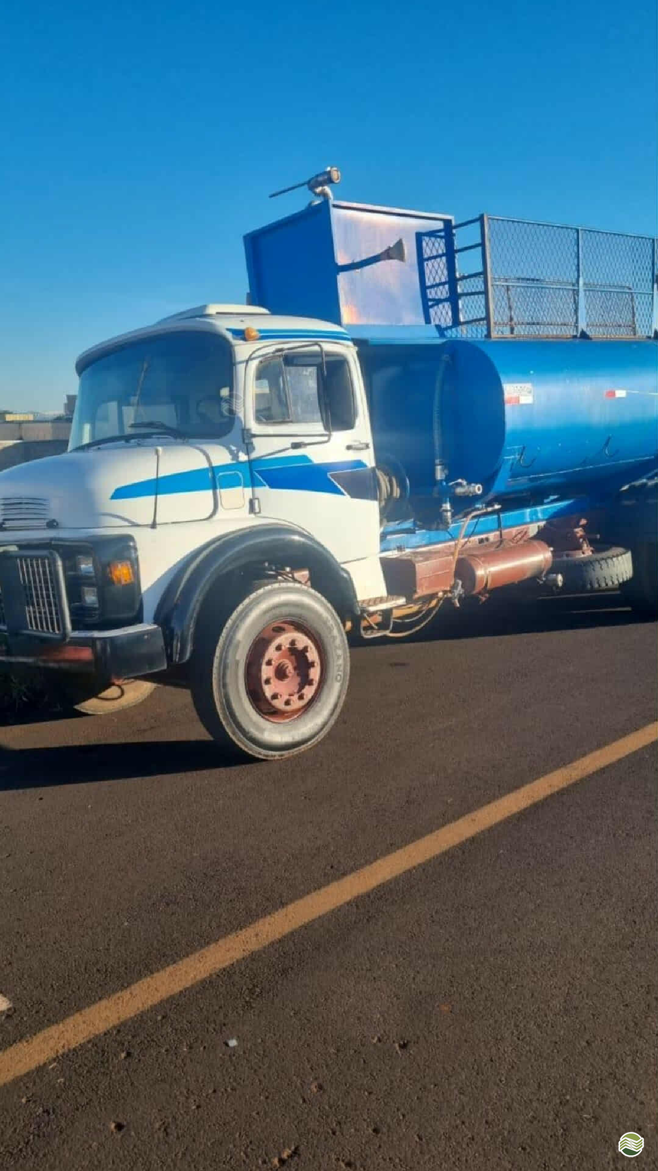 CAMINHAO MERCEDES-BENZ MB 2220 Tanque Pipa LF Máquinas Agrícolas SP MIGUELOPOLIS SÃO PAULO SP