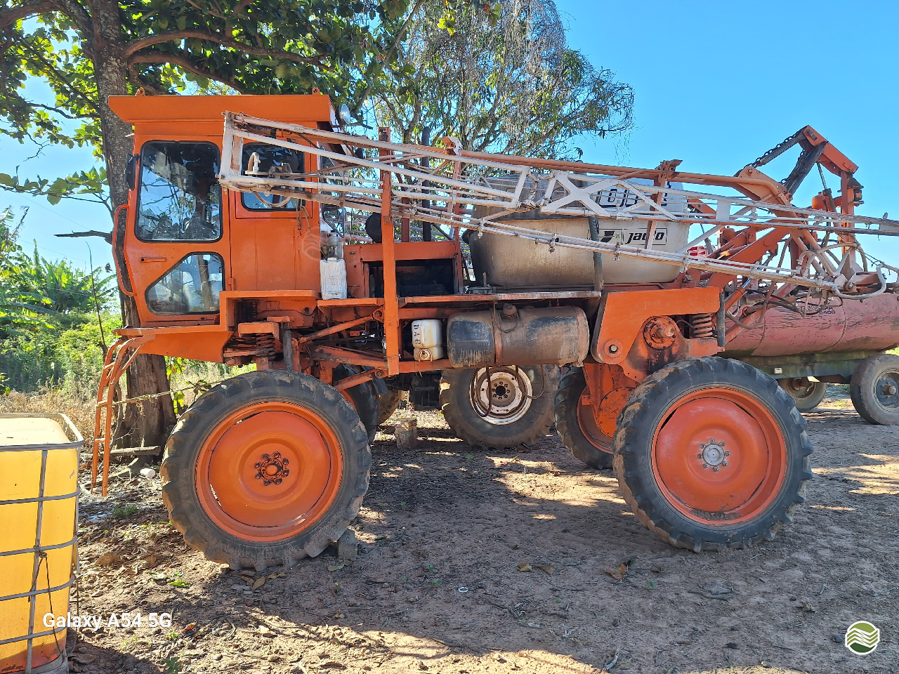 PULVERIZADOR JACTO UNIPORT 2000 Tração 4x2 LF Máquinas Agrícolas SP MIGUELOPOLIS SÃO PAULO SP