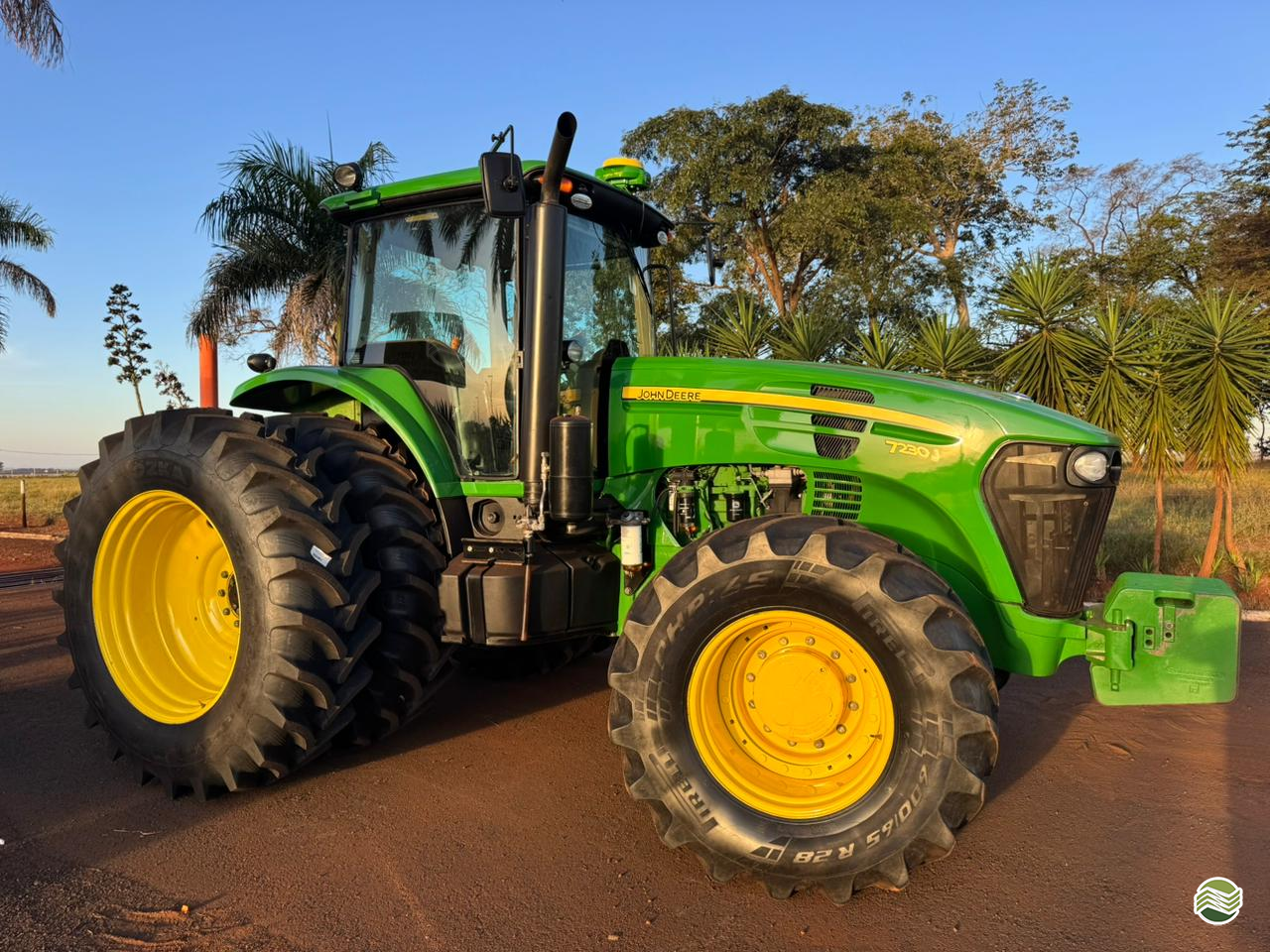 JOHN DEERE 7230J de LF Máquinas Agrícolas SP