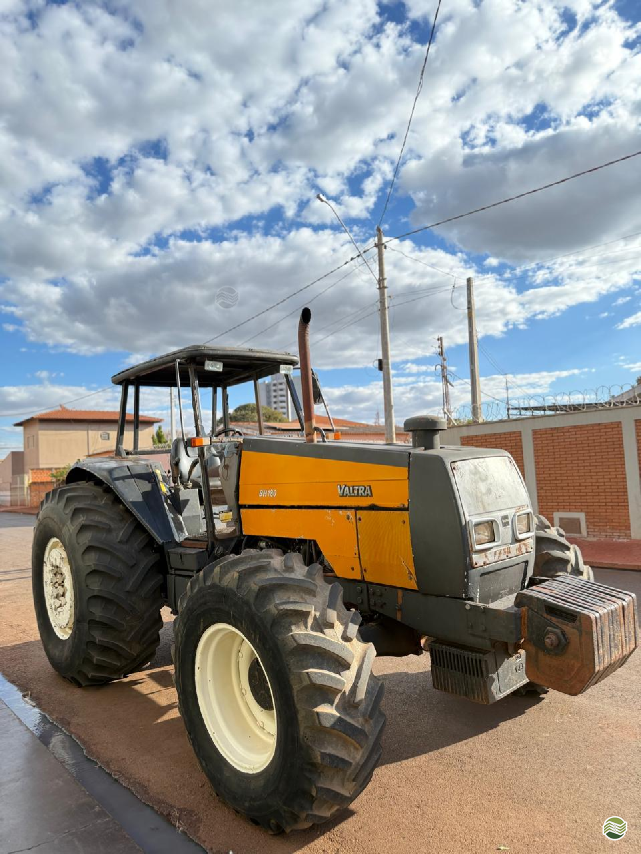 TRATOR VALTRA VALTRA BH 180 Tração 4x4 LF Máquinas Agrícolas SP MIGUELOPOLIS SÃO PAULO SP