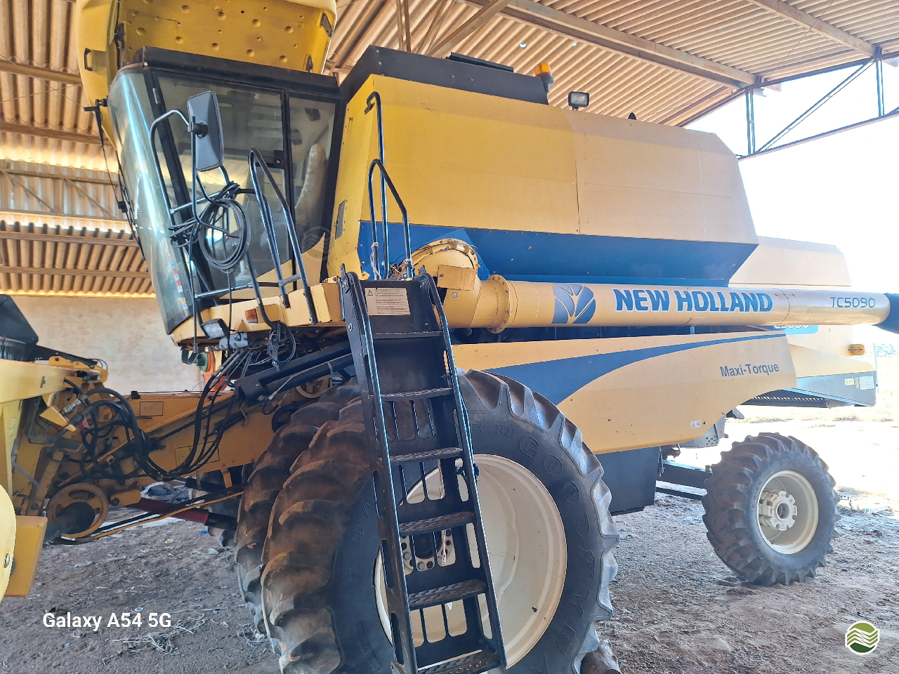 COLHEITADEIRA NEW HOLLAND TC 5090 LF Máquinas Agrícolas SP MIGUELOPOLIS SÃO PAULO SP