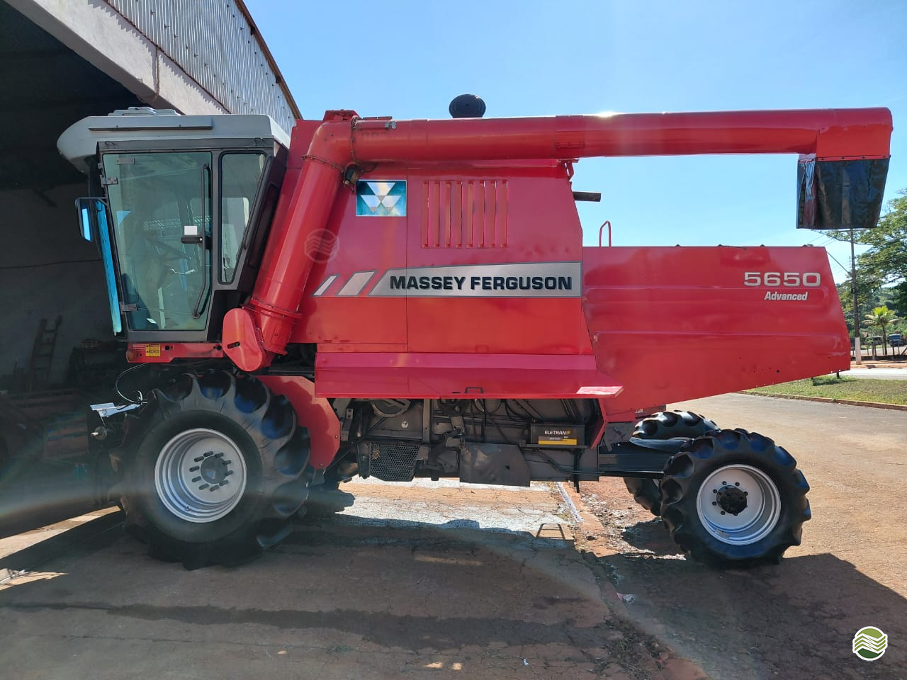 COLHEITADEIRA MASSEY FERGUSON MF 5650 LF Máquinas Agrícolas SP MIGUELOPOLIS SÃO PAULO SP