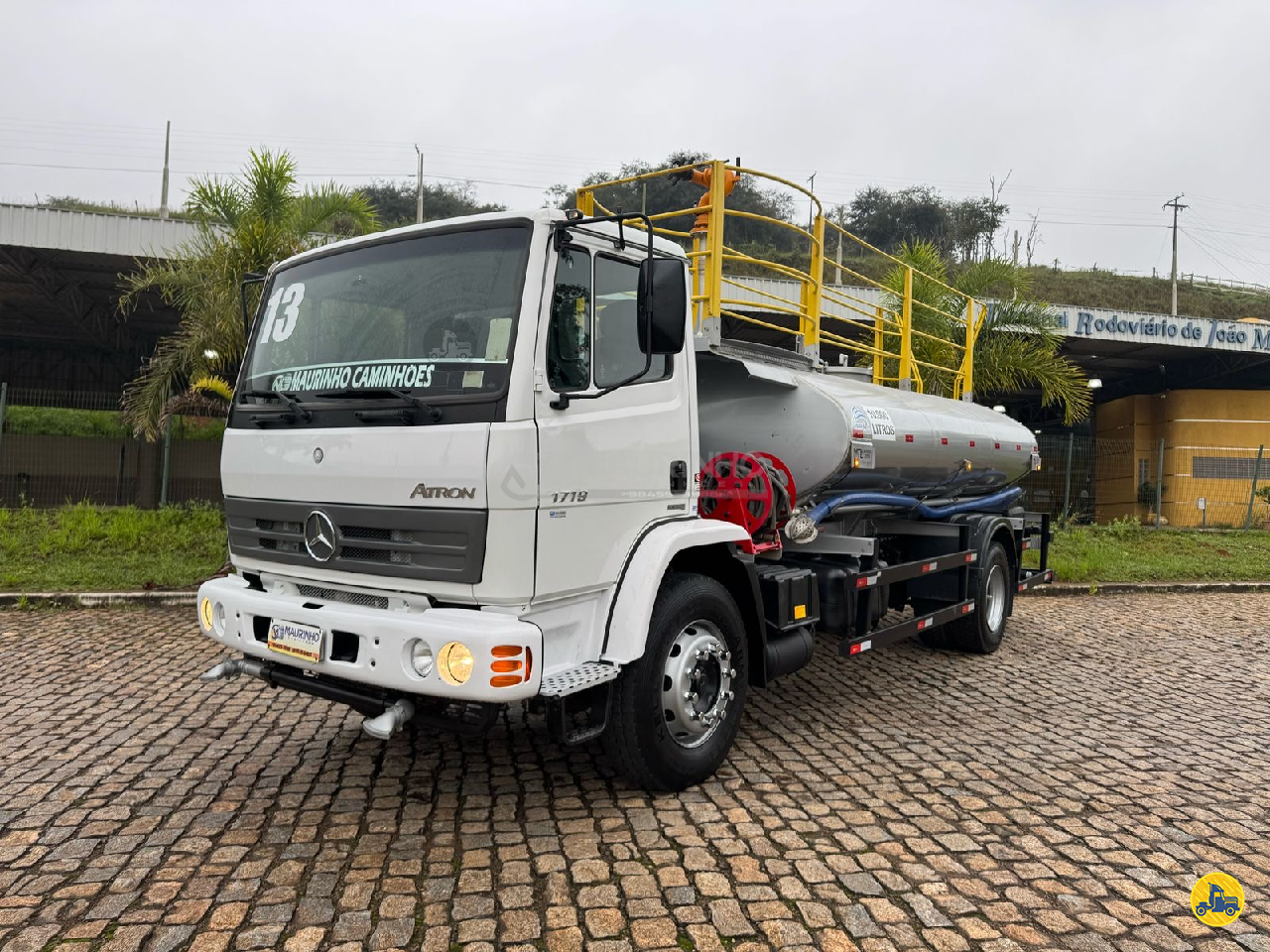 CAMINHAO MERCEDES-BENZ MB 1719 Tanque Pipa Cavalo 4x2 Maurinho Caminhões JOAO MONLEVADE MINAS GERAIS MG