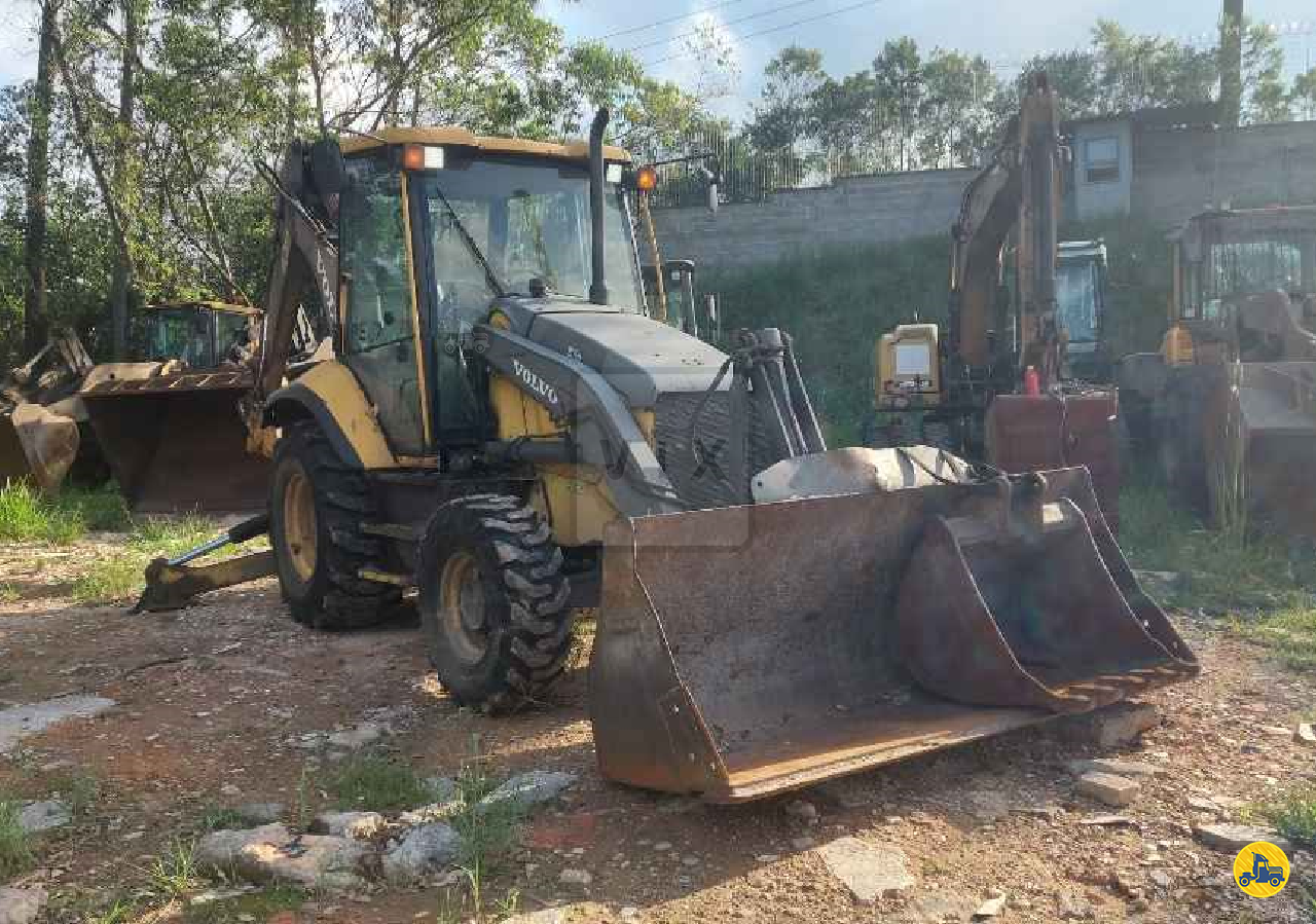 RETRO ESCAVADEIRA VOLVO BL70 Tração 4x4 VIX Seminovos SERRA ESPÍRITO SANTO ES