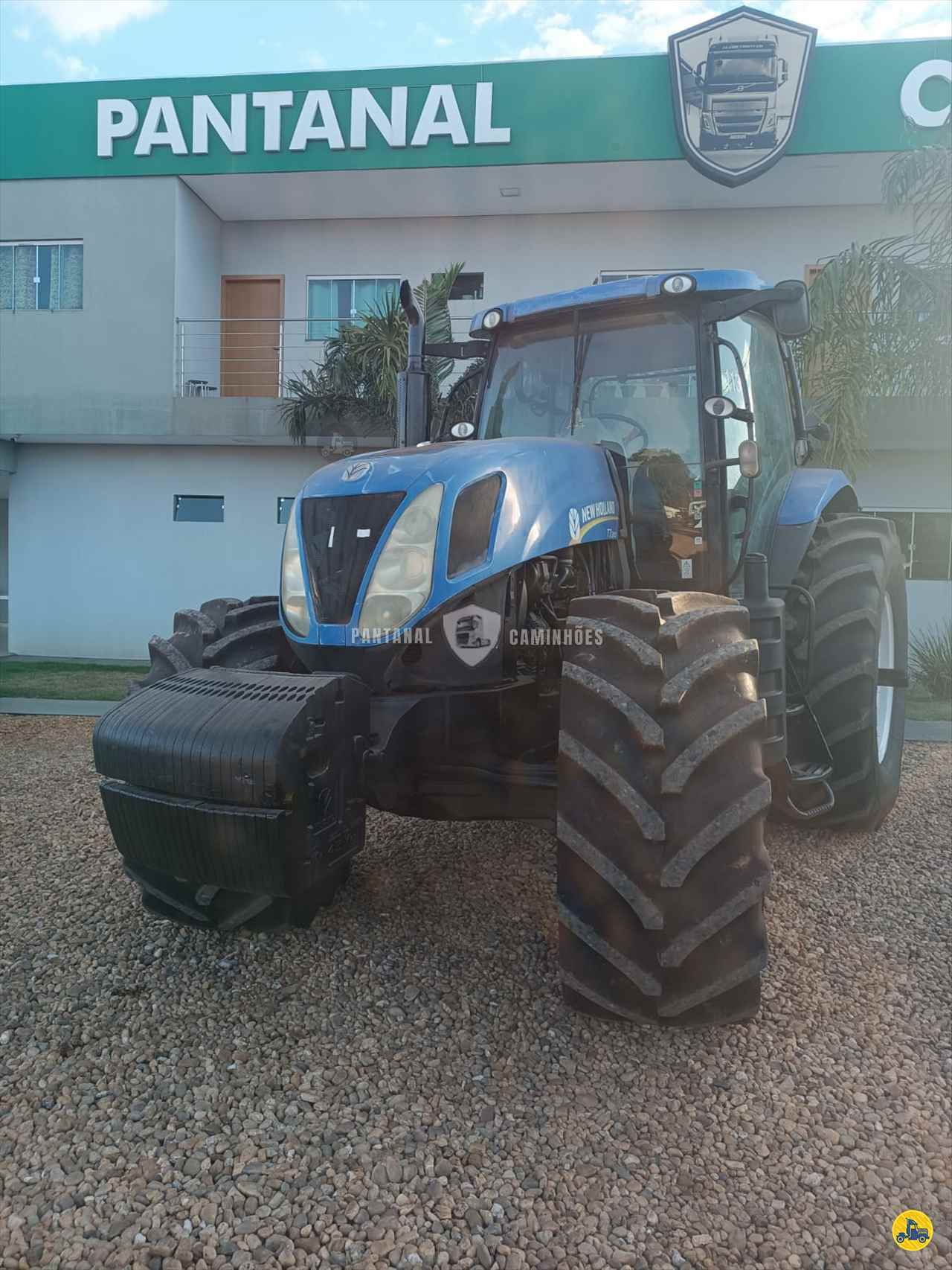 TRATOR NEW HOLLAND NEW T7 240 Tração 4x4 Pantanal Caminhões RONDONOPOLIS MATO GROSSO MT