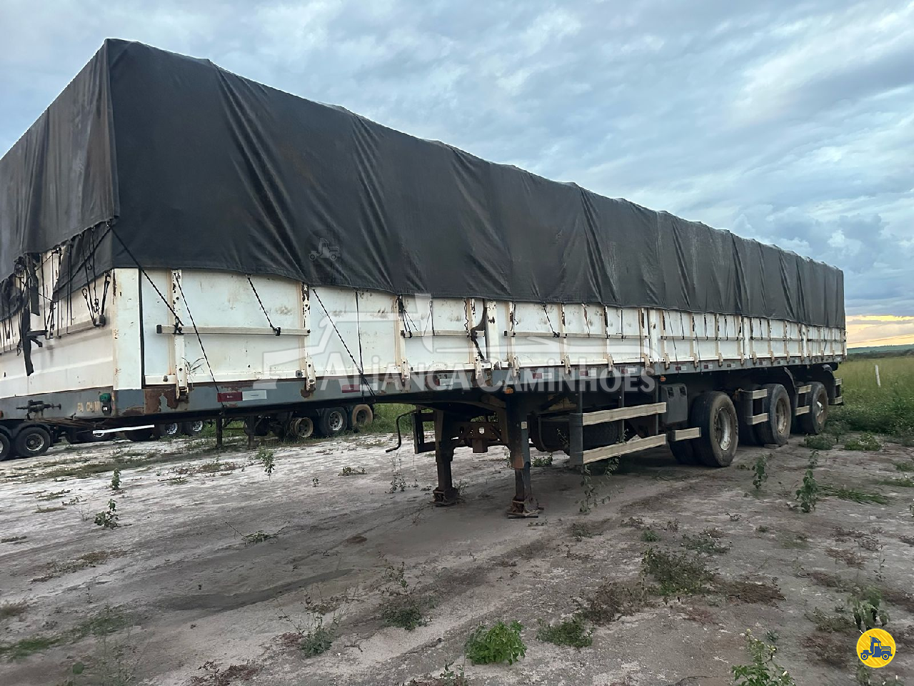 CARRETA SEMI-REBOQUE GRANELEIRO Aliança Caminhões e Máquinas LUIS EDUARDO MAGALHAES BAHIA BA