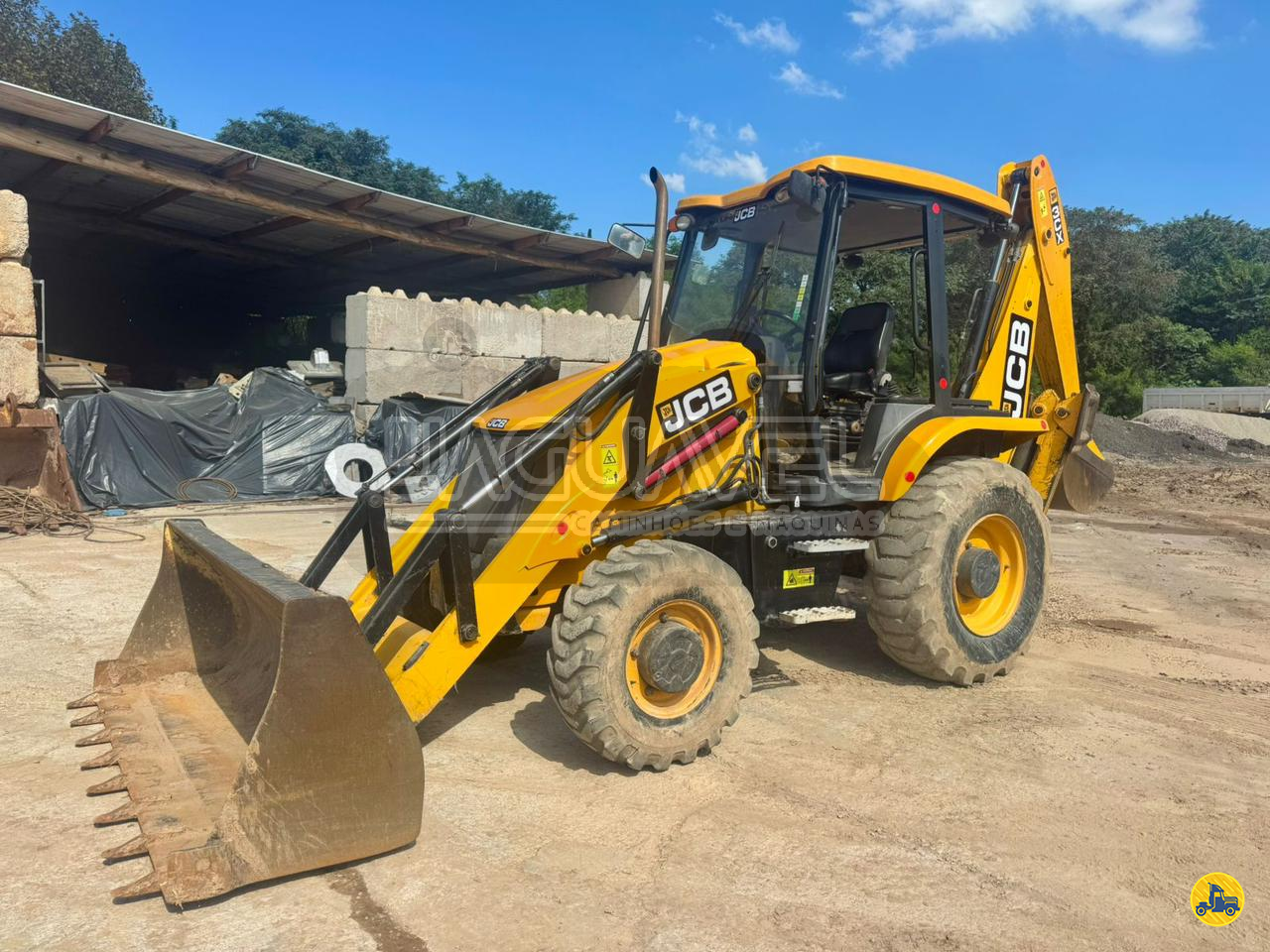 RETRO ESCAVADEIRA JCB 3XPLUS18 Tração 4x4 Jaguavel Caminhões - Jaguariaíva JAGUARIAIVA PARANÁ PR