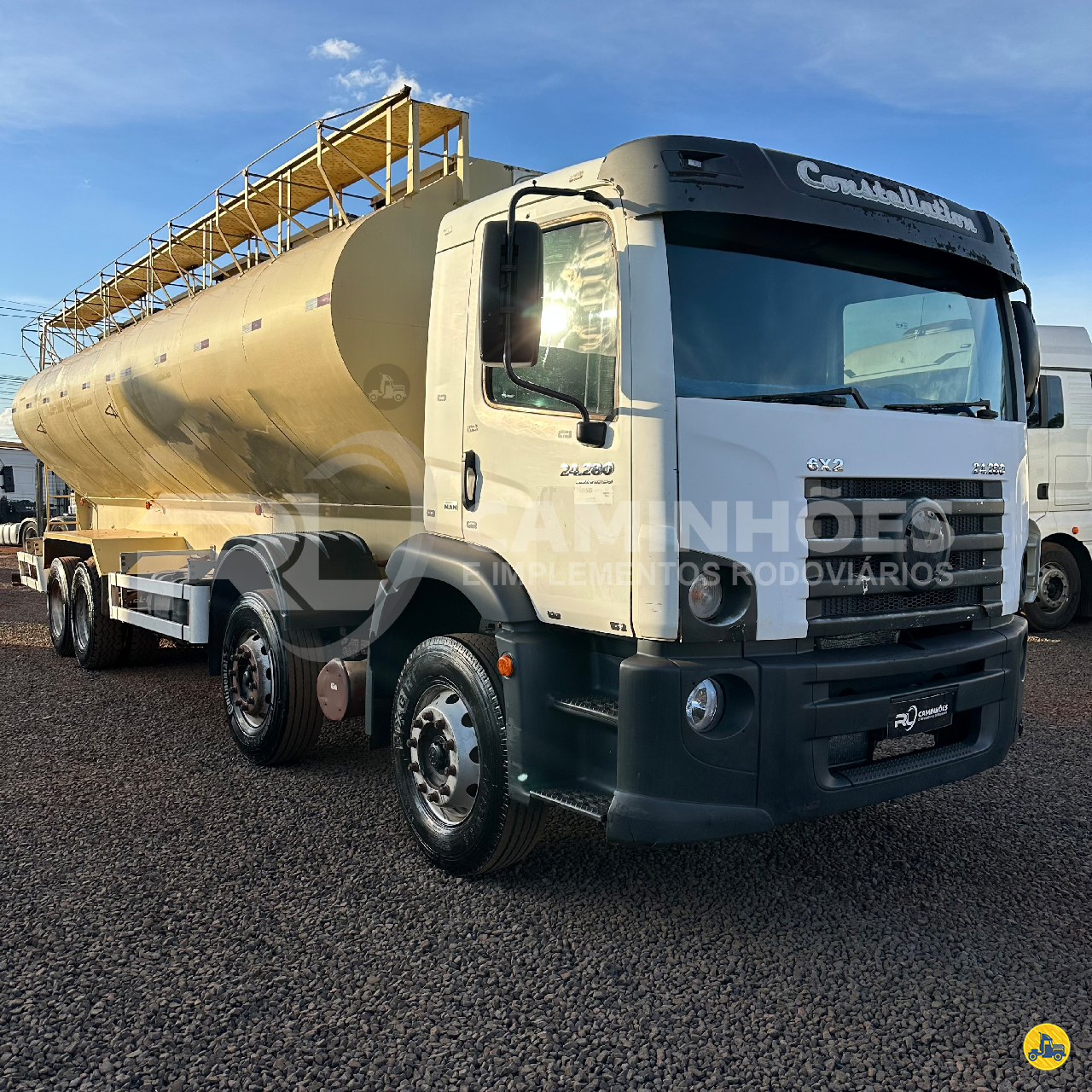 CAMINHAO VOLKSWAGEN VW 24280 Silo BiTruck 8x2 RL Caminhões  RIO VERDE GOIAS GO