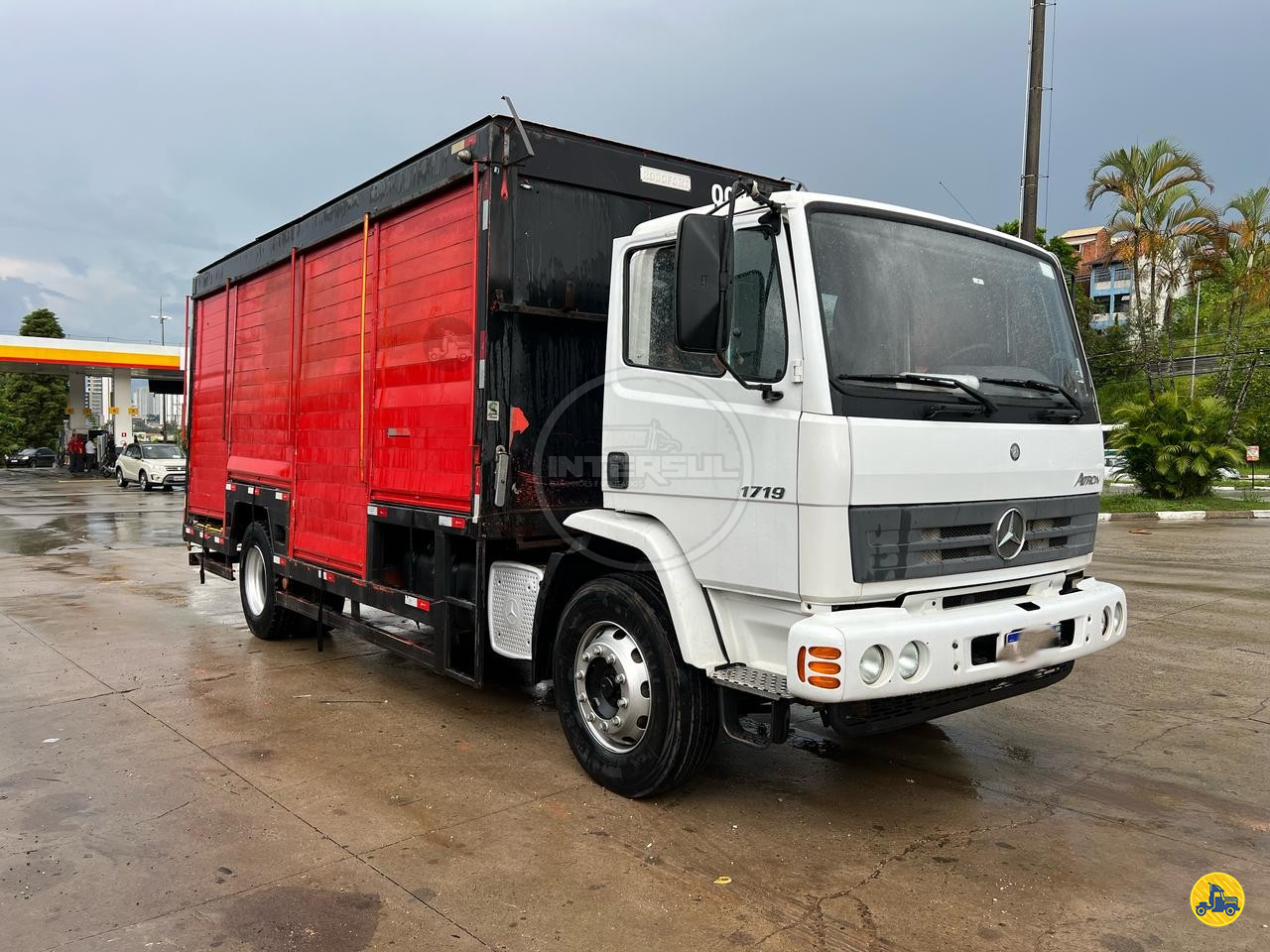 CAMINHAO MERCEDES-BENZ MB 1719 Baú Bebidas Toco 4x2 Intersul Caminhões SAO PAULO SÃO PAULO SP