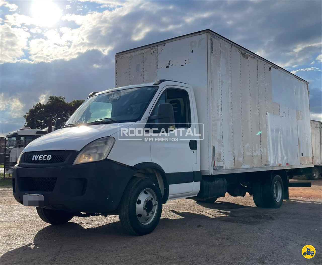 CAMINHAO IVECO DAILY 70c16 Baú Furgão 3/4 4x2 RODOCAPITAL - TRUCKVAN BRASILIA DISTRITO FEDERAL DF