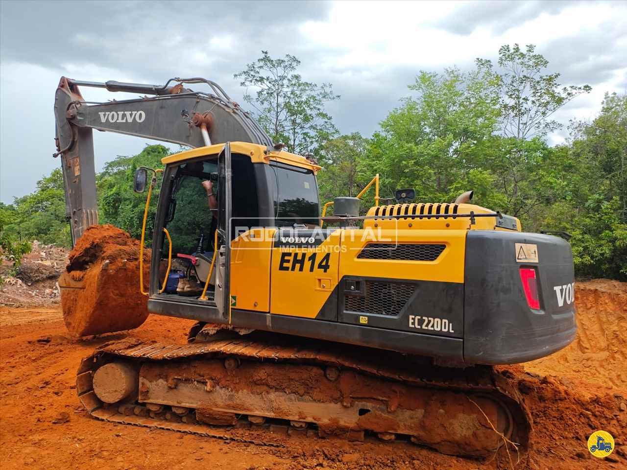 ESCAVADEIRA VOLVO EC220 RODOCAPITAL - TRUCKVAN BRASILIA DISTRITO FEDERAL DF