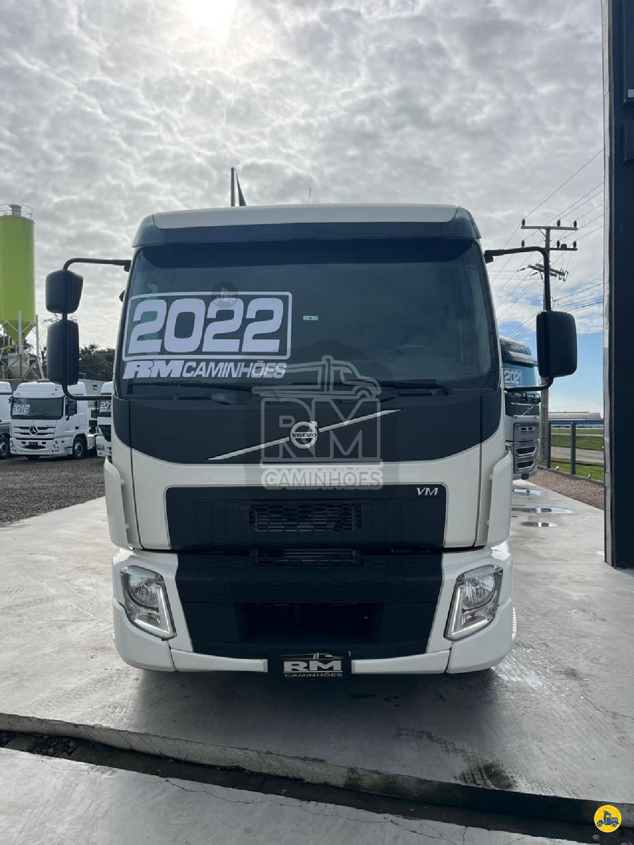 CAMINHAO VOLVO VOLVO VM 270 Graneleiro Truck 6x2 RM Caminhões ICARA SANTA CATARINA SC