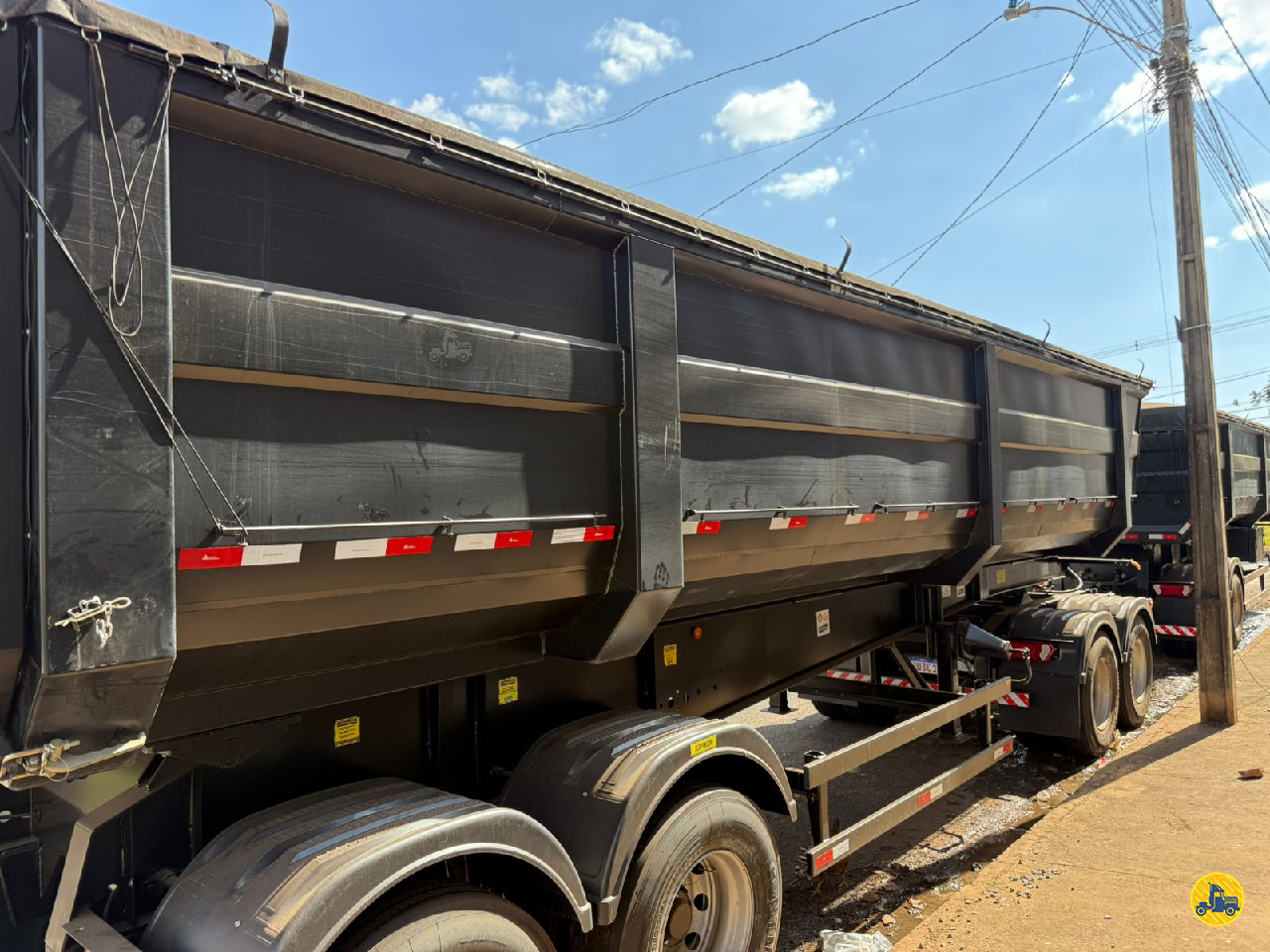 CARRETA BITREM 9 EIXOS BASCULANTE Gerominho Implementos Rodoviários - Guerra UBERLANDIA MINAS GERAIS MG