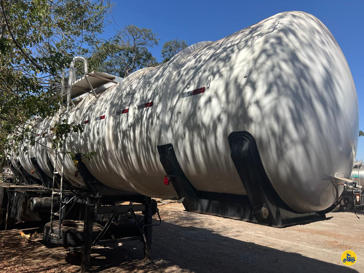 CARRETA BITREM 9 EIXOS TANQUE AÇO Gerominho Implementos Rodoviários - Guerra UBERLANDIA MINAS GERAIS MG