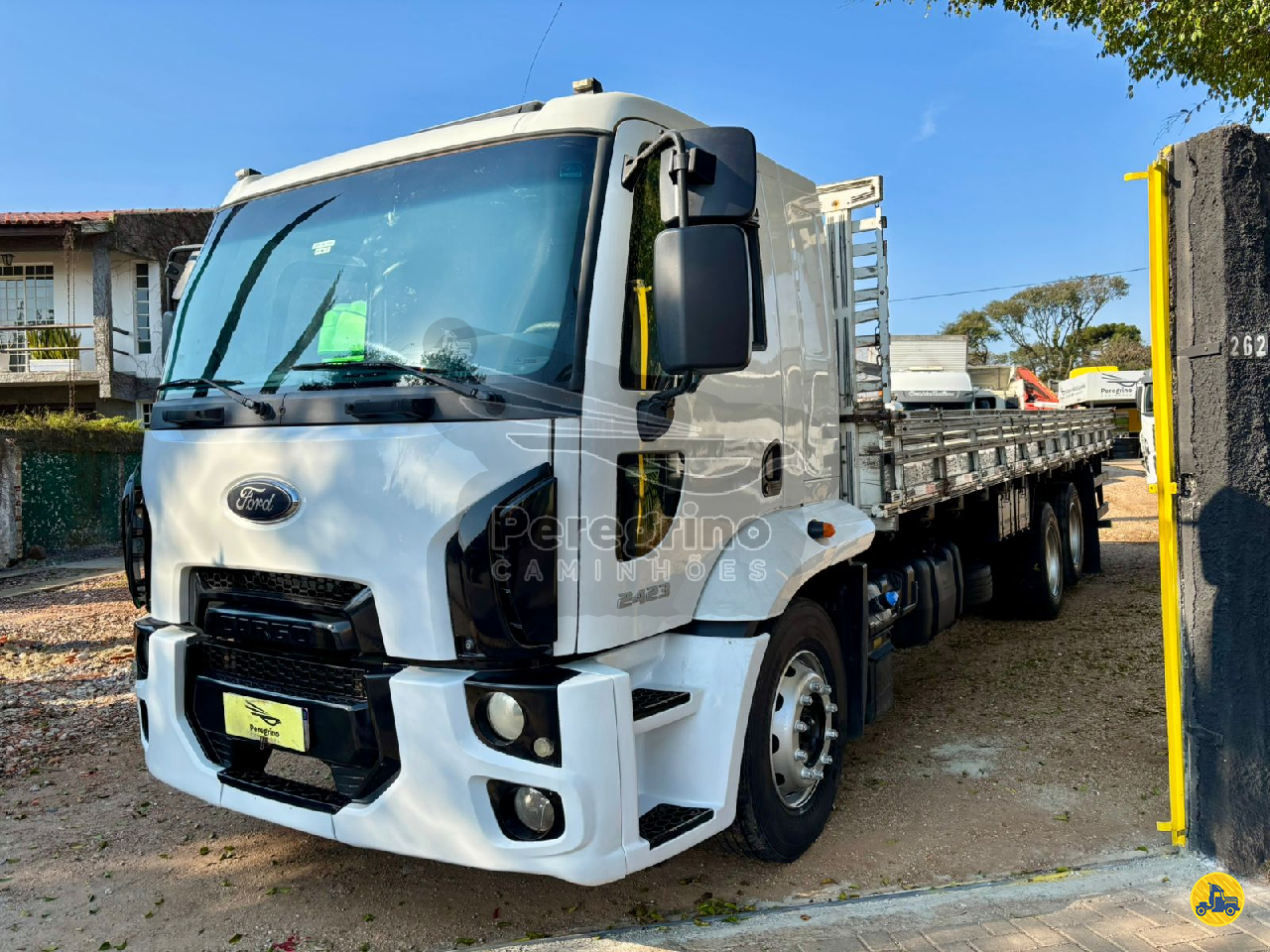 CAMINHAO FORD CARGO 2423 Carga Seca Truck 6x2 Peregrino Caminhões CURITIBA PARANÁ PR