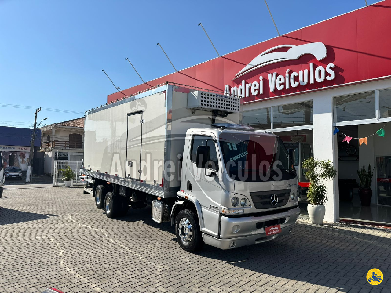 CAMINHAO MERCEDES-BENZ MB 1016 Baú Frigorífico 3/4 6x2 Andrei Veículos e Caminhões PALHOCA SANTA CATARINA SC