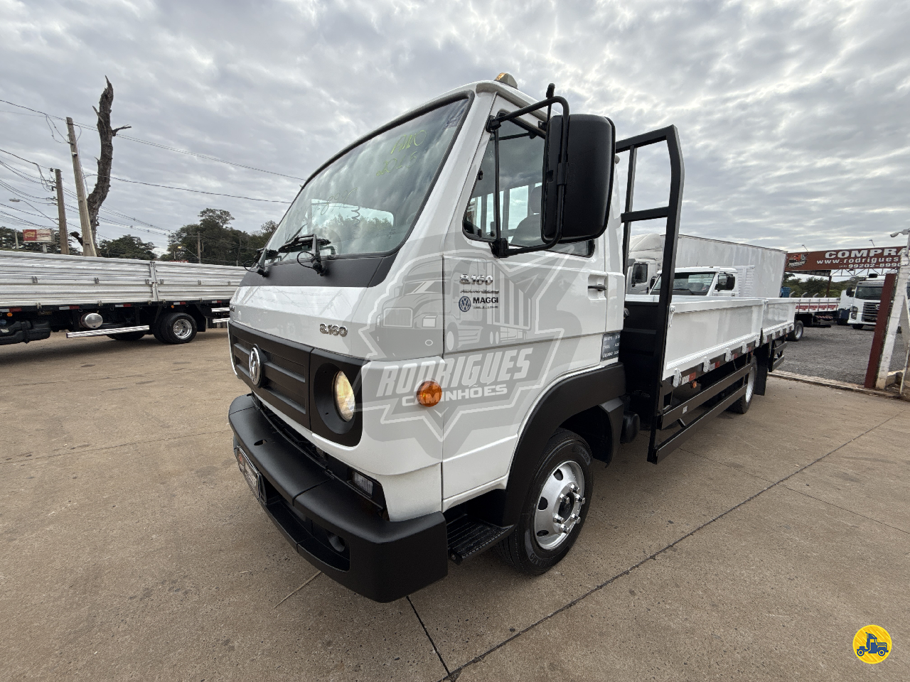 VW 8160 de Rodrigues Caminhões