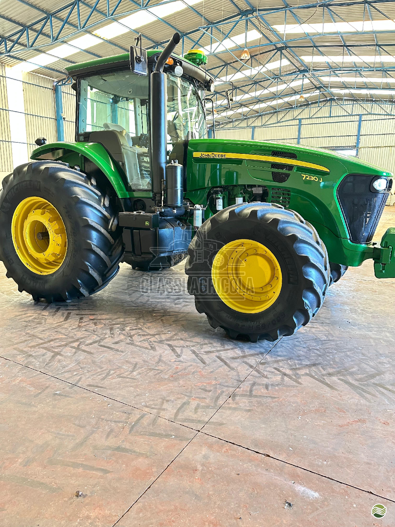 TRATOR JOHN DEERE JOHN DEERE 7230J Tração 4x4 Classi.Agrícola ASTORGA PARANÁ PR