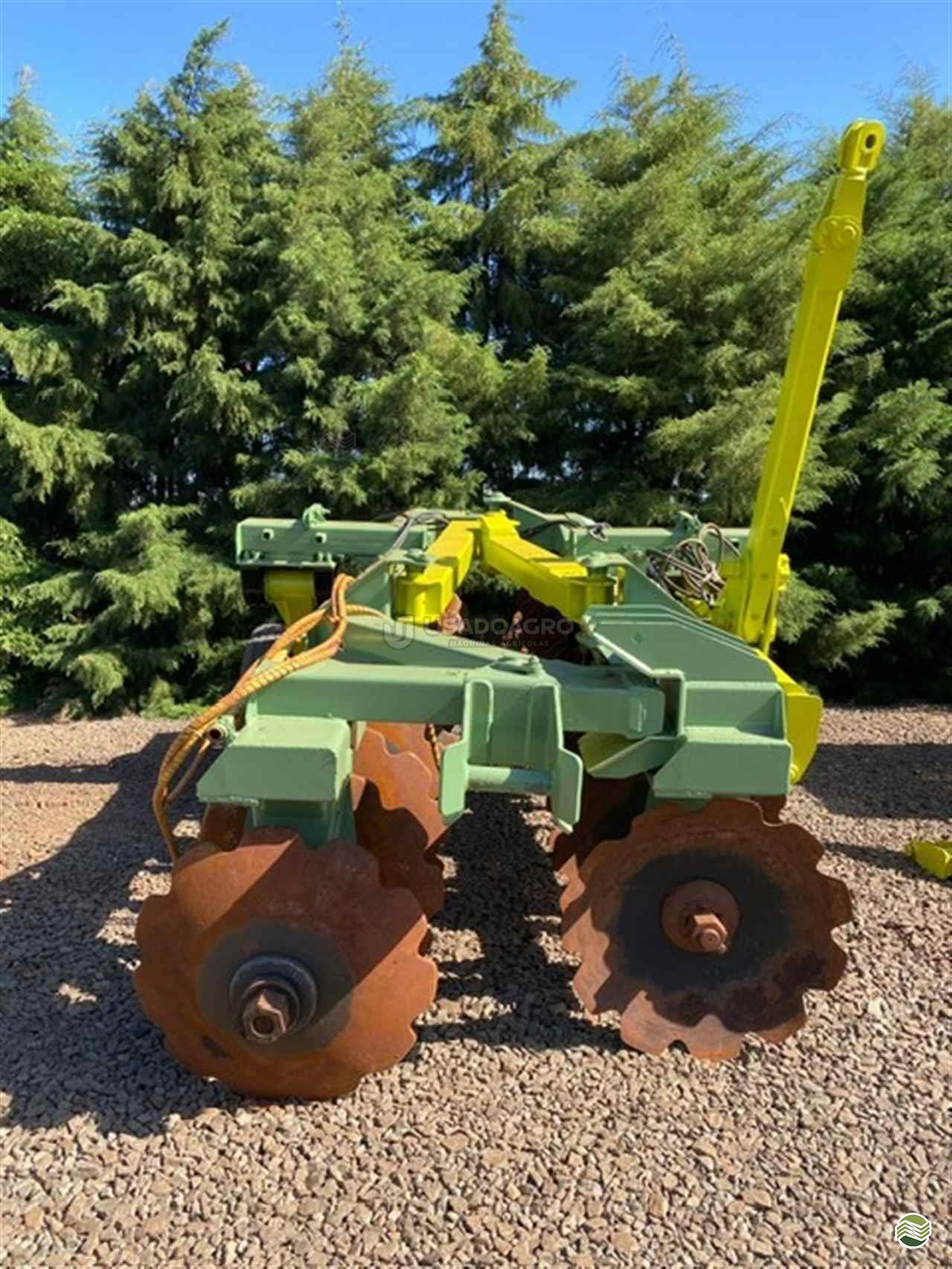 IMPLEMENTOS AGRICOLAS GRADE ARADORA ARADORA 24 DISCOS Usado Agro Máquinas Agrícolas RONDONOPOLIS MATO GROSSO MT