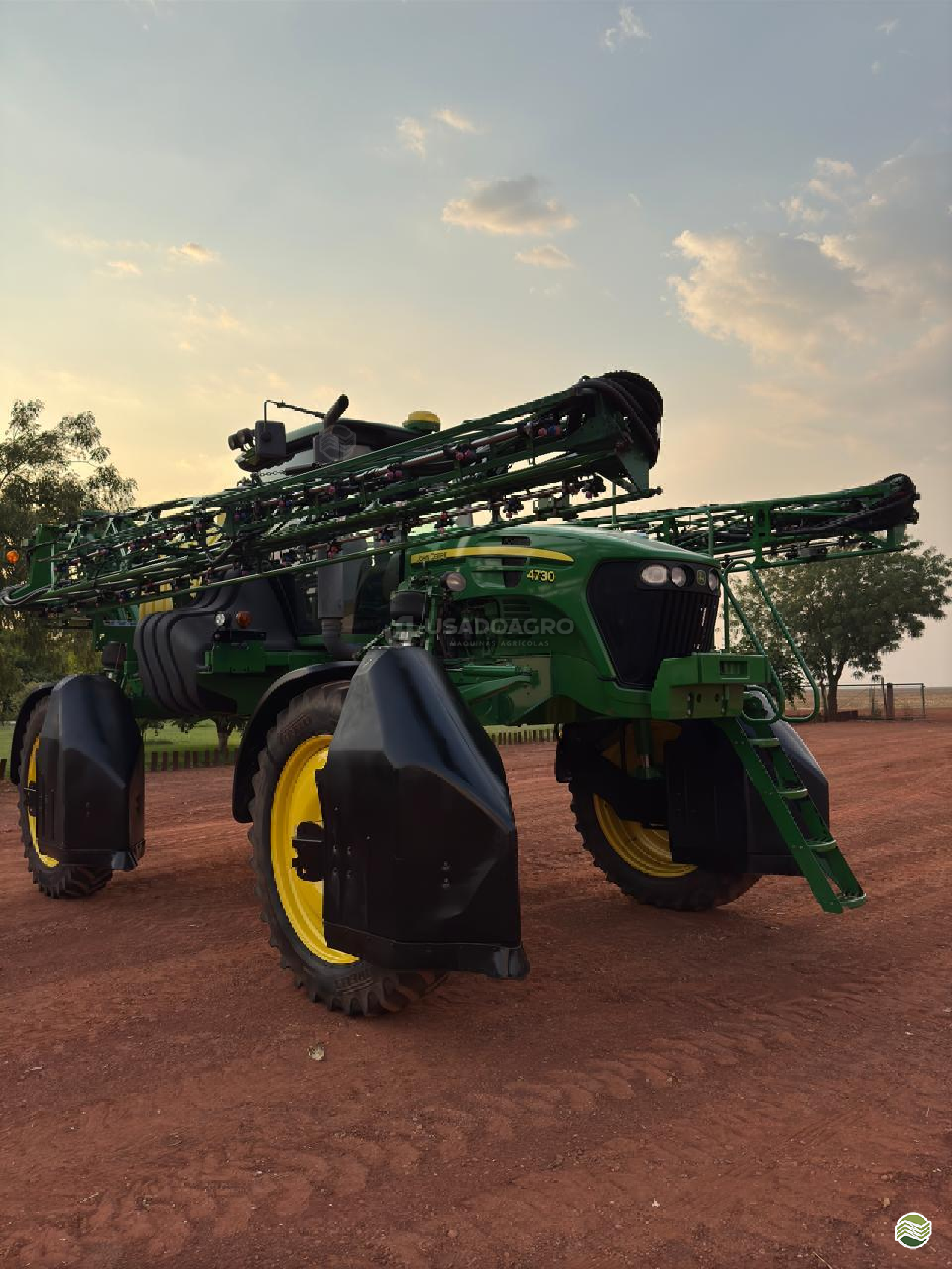 PULVERIZADOR JOHN DEERE JOHN DEERE 4730 Tração 4x4 Usado Agro Máquinas Agrícolas RONDONOPOLIS MATO GROSSO MT