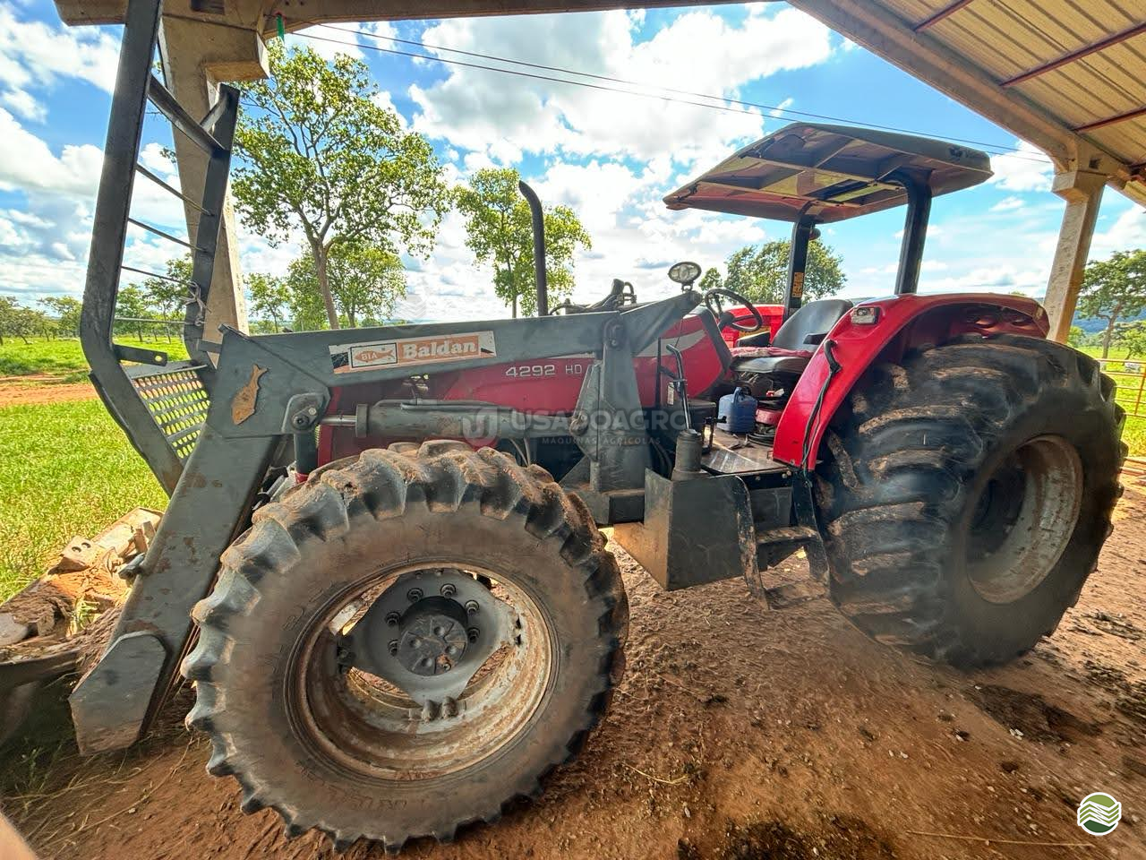 TRATOR MASSEY FERGUSON MF 4292 Tração 4x2 Usado Agro Máquinas Agrícolas RONDONOPOLIS MATO GROSSO MT
