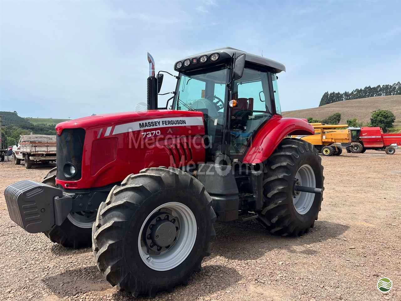 TRATOR MASSEY FERGUSON MF 7370 Tração 4x4 Mezzomo Agrícola SERAFINA CORREA RIO GRANDE DO SUL RS