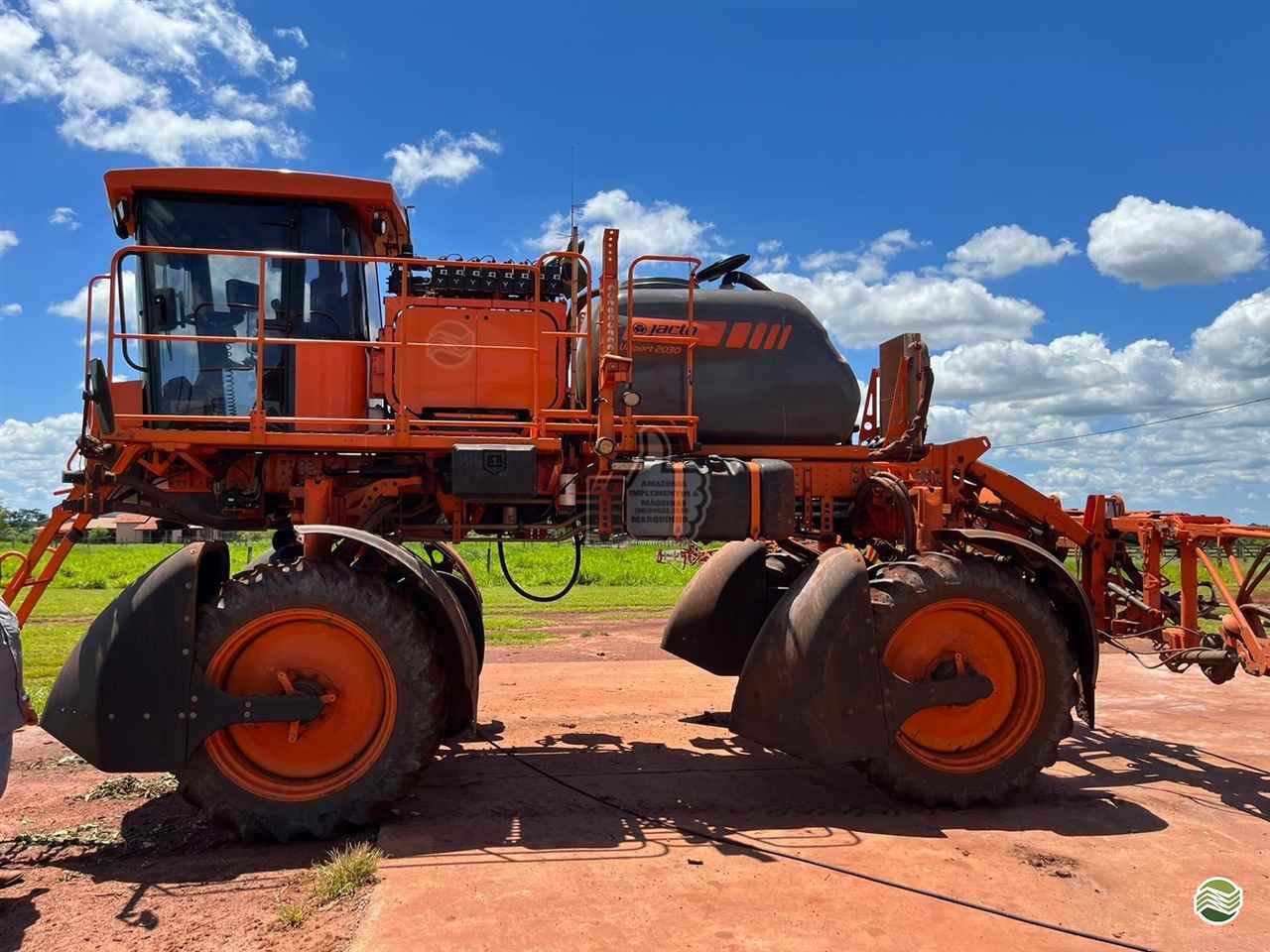 PULVERIZADOR JACTO UNIPORT 2030 Tração 4x4 Amazônia Agrícola   CAMPO VERDE MATO GROSSO MT