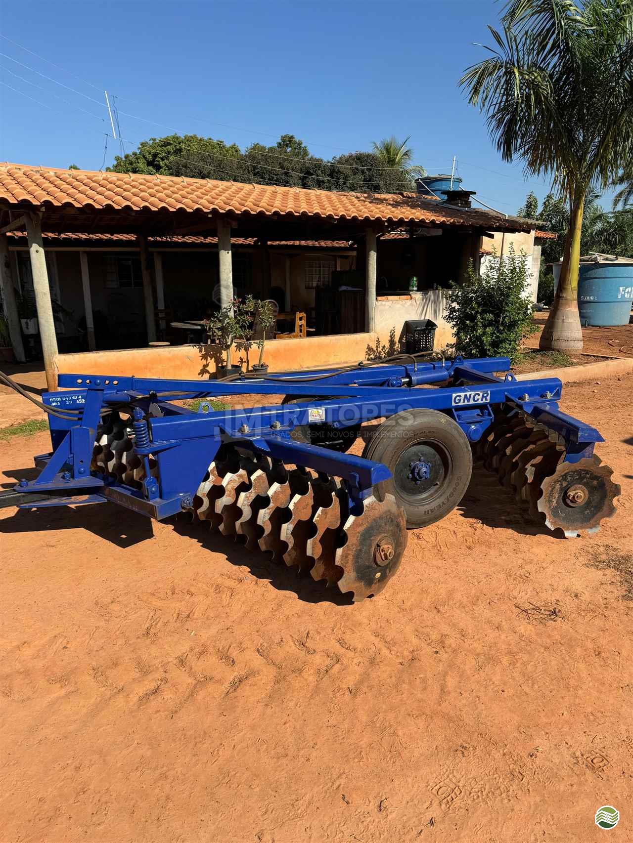 IMPLEMENTOS AGRICOLAS GRADE NIVELADORA NIVELADORA 32 DISCOS JM Tratores  ADAMANTINA SÃO PAULO SP
