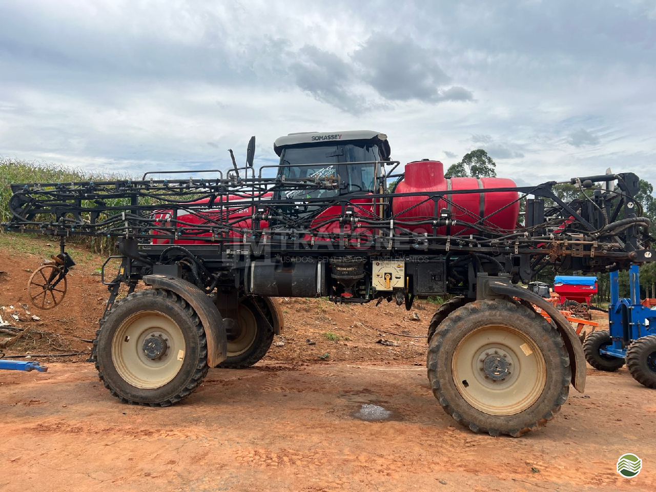PULVERIZADOR MASSEY FERGUSON MF 8125 Tração 4x4 JM Tratores  ADAMANTINA SÃO PAULO SP