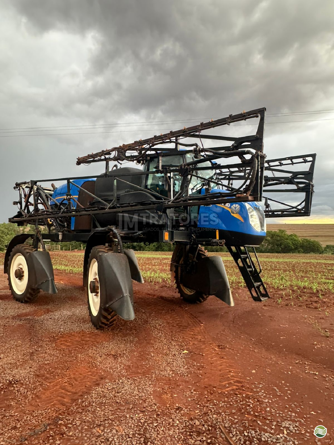 PULVERIZADOR NEW HOLLAND SP2500 Tração 4x4 JM Tratores  ADAMANTINA SÃO PAULO SP