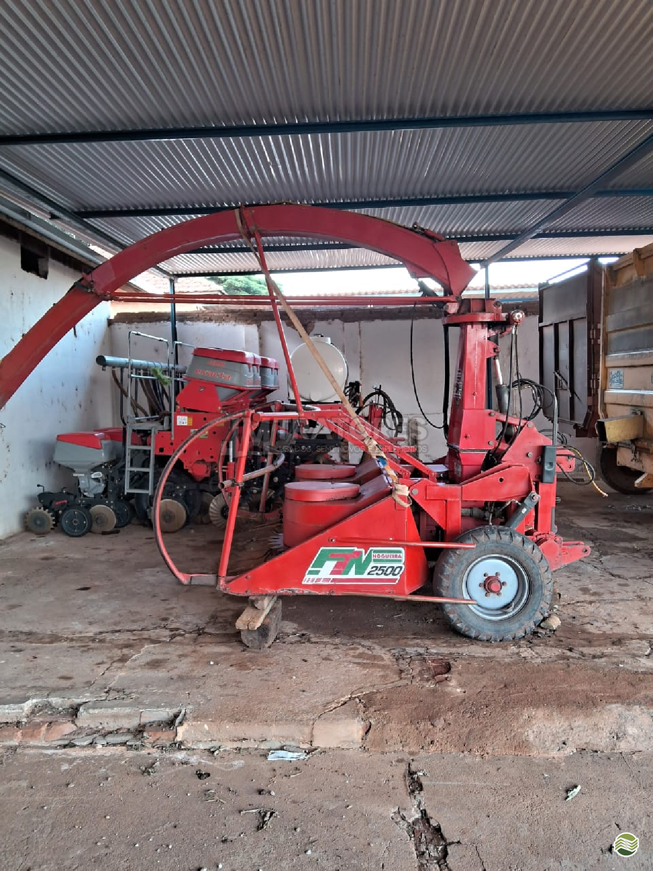 IMPLEMENTOS AGRICOLAS VAGAO FORRAGEIRO VAGÃO FORRAGEIRO JM Tratores  ADAMANTINA SÃO PAULO SP