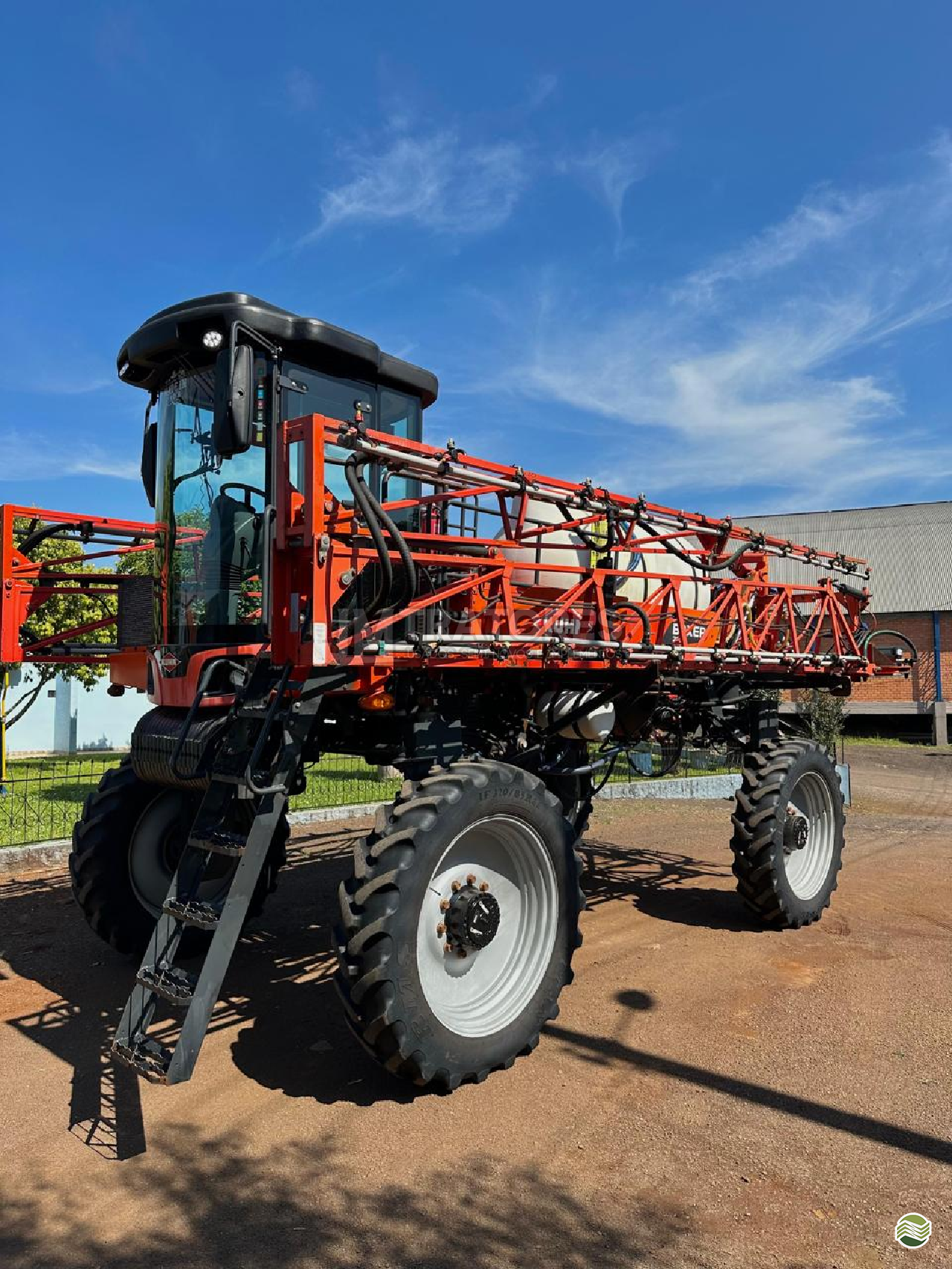 PULVERIZADOR KUHN BOXER 2000 Tração 4x4 JM Tratores  ADAMANTINA SÃO PAULO SP