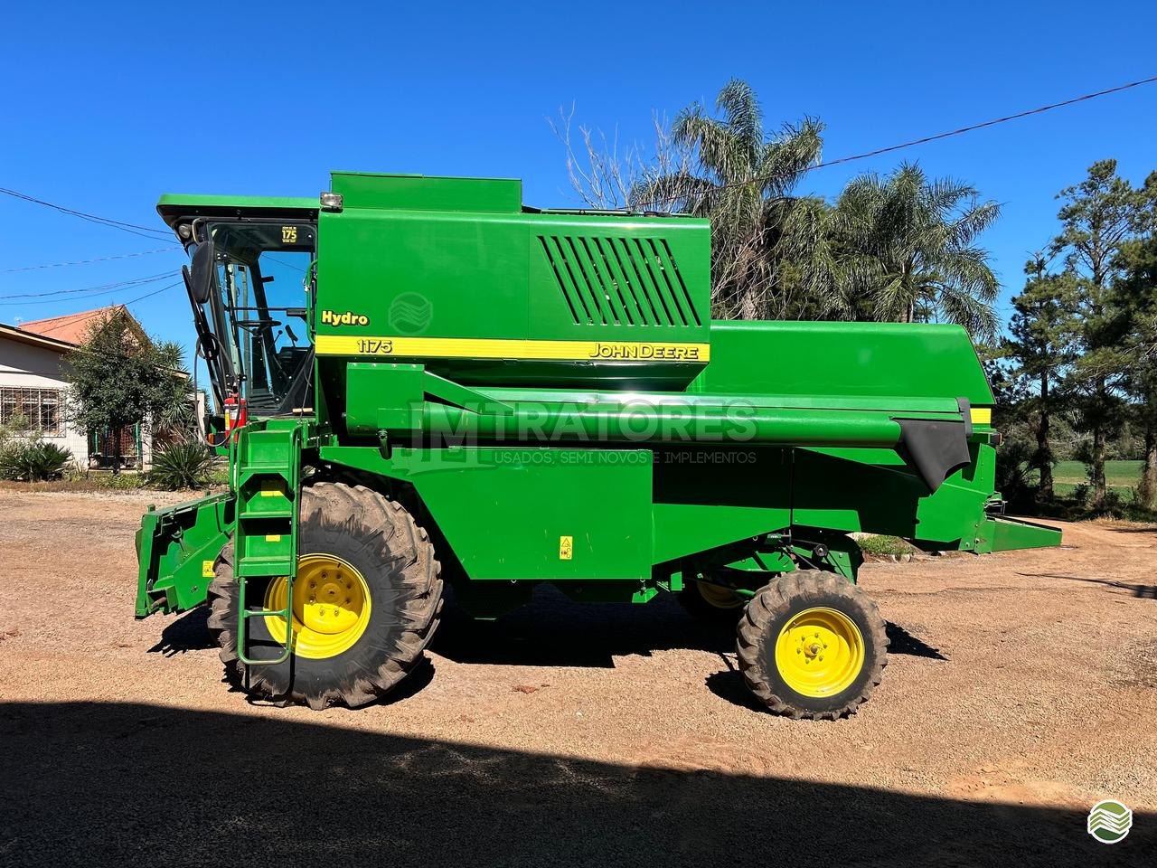 COLHEITADEIRA JOHN DEERE JOHN DEERE 1175 JM Tratores  ADAMANTINA SÃO PAULO SP