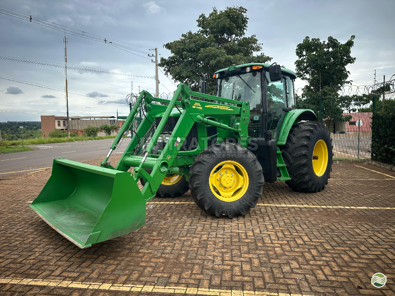 TRATOR JOHN DEERE JOHN DEERE 6135J Tração 4x4 JM Tratores  ADAMANTINA SÃO PAULO SP