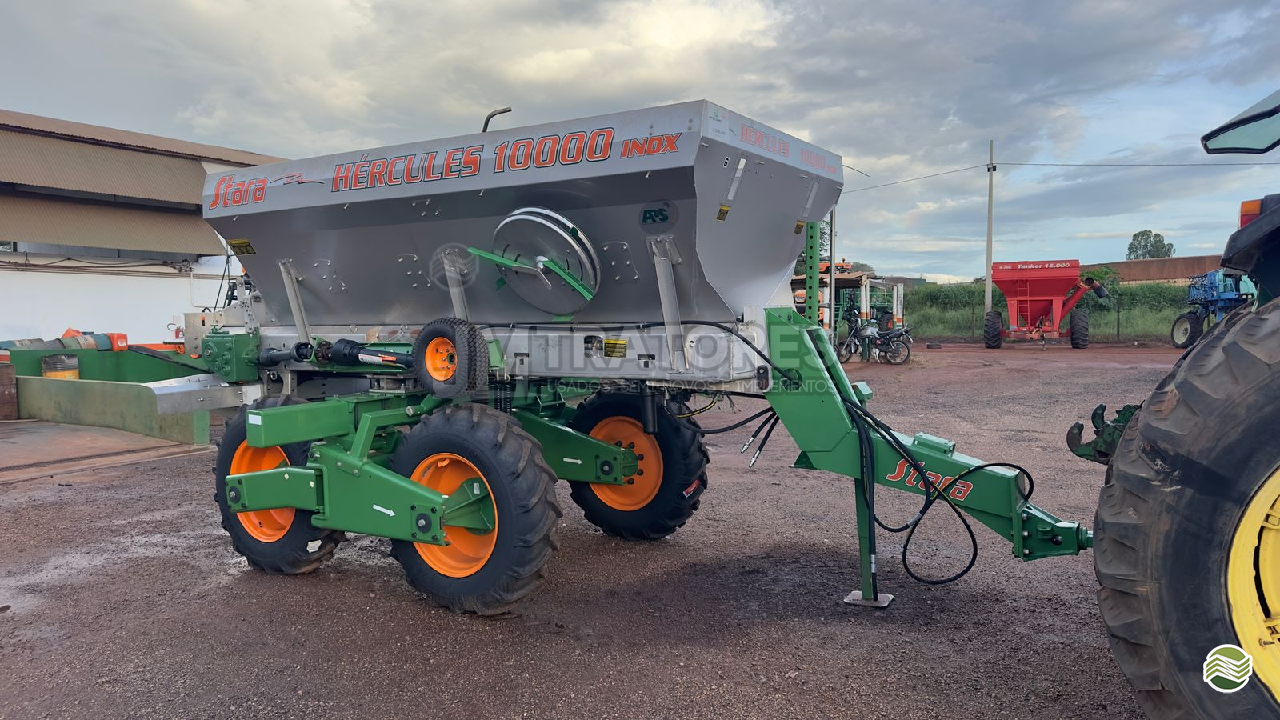 IMPLEMENTOS AGRICOLAS DISTRIBUIDOR CALCÁRIO 10000 Kg JM Tratores  ADAMANTINA SÃO PAULO SP