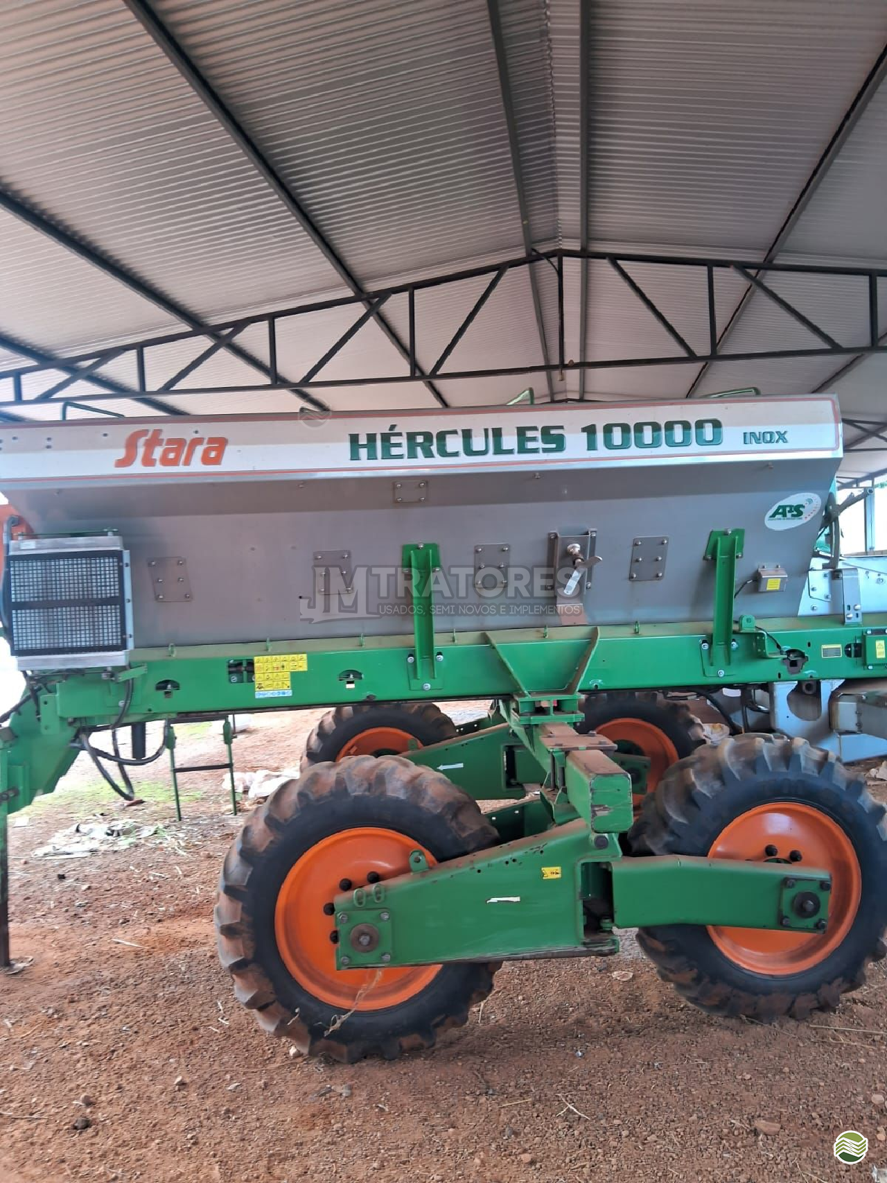 IMPLEMENTOS AGRICOLAS DISTRIBUIDOR CALCÁRIO 10000 Kg JM Tratores  ADAMANTINA SÃO PAULO SP