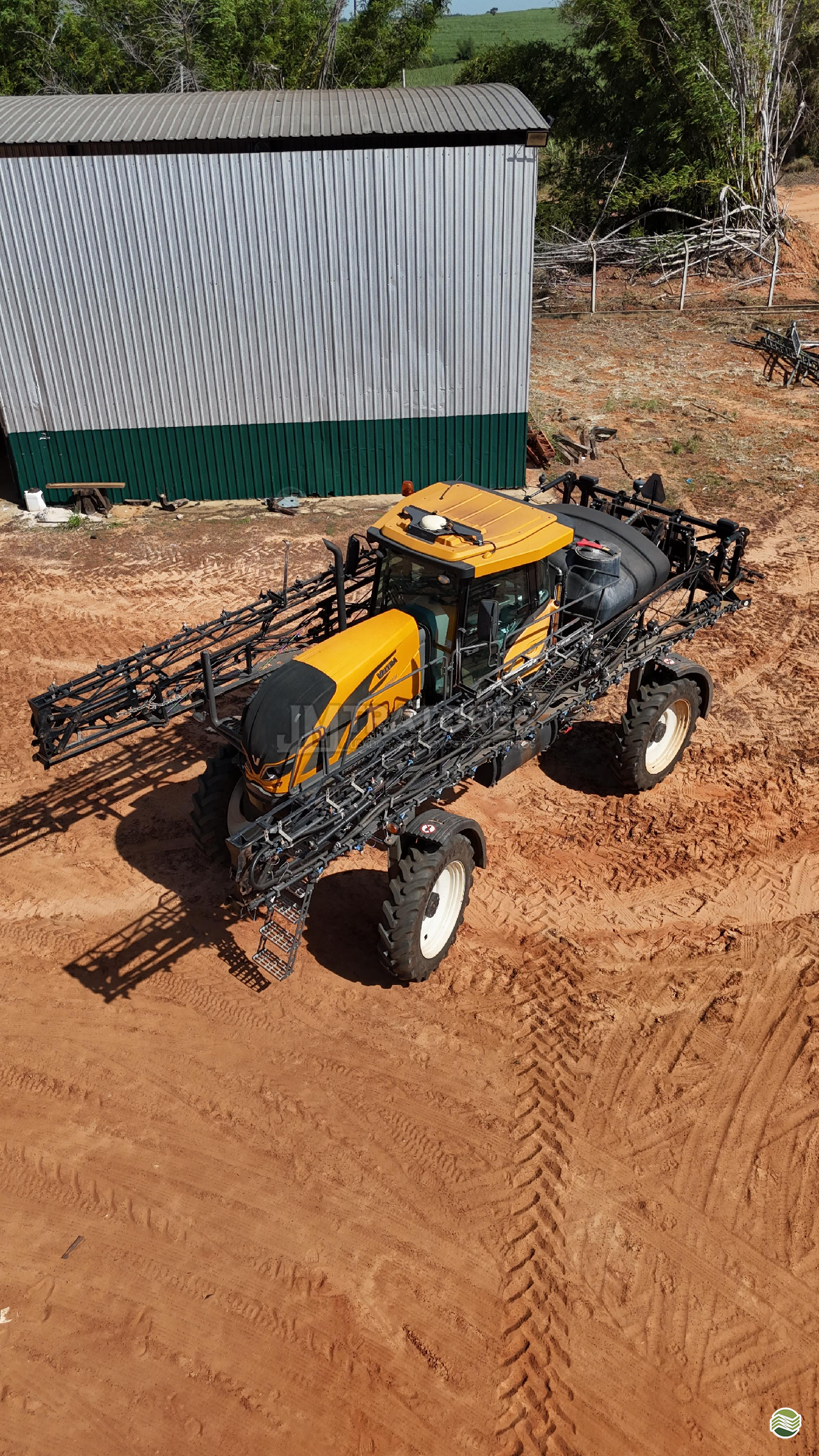PULVERIZADOR VALTRA BS 2225 Tração 4x4 JM Tratores  ADAMANTINA SÃO PAULO SP