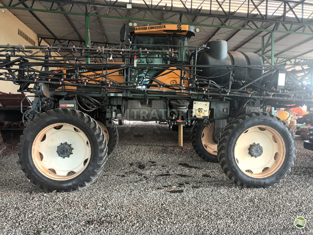 PULVERIZADOR VALTRA BS 3020 GRAOS JM Tratores  ADAMANTINA SÃO PAULO SP