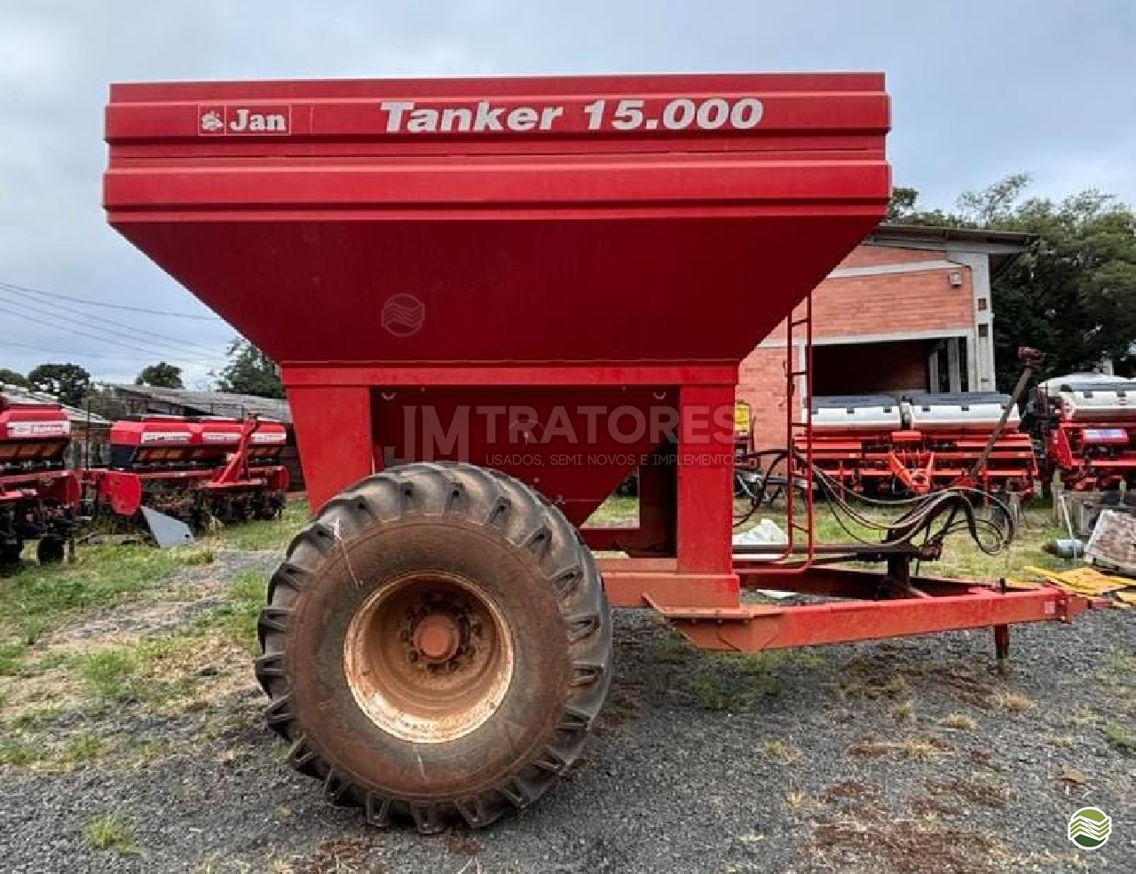 IMPLEMENTOS AGRICOLAS CARRETA BAZUKA GRANELEIRA 15000 JM Tratores  ADAMANTINA SÃO PAULO SP