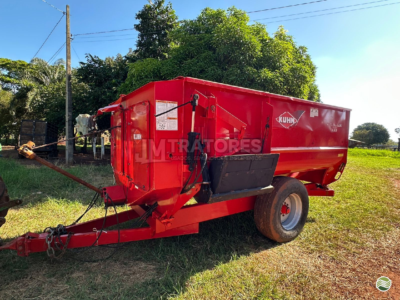 IMPLEMENTOS AGRICOLAS VAGAO FORRAGEIRO VAGÃO MISTURADOR JM Tratores  ADAMANTINA SÃO PAULO SP