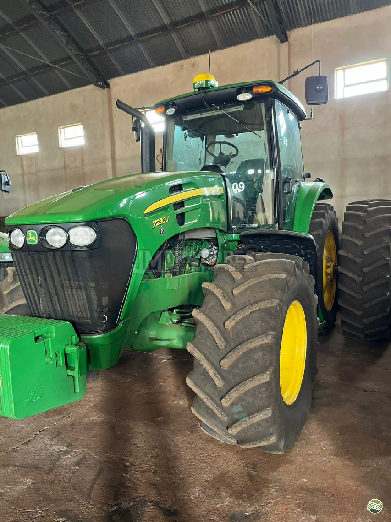 TRATOR JOHN DEERE JOHN DEERE 7230J Tração 4x4 JM Tratores  ADAMANTINA SÃO PAULO SP