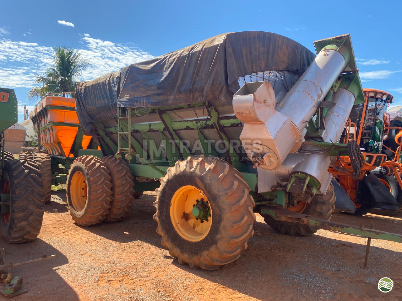 IMPLEMENTOS AGRICOLAS CARRETA BAZUKA GRANELEIRA 25000 JM Tratores  ADAMANTINA SÃO PAULO SP