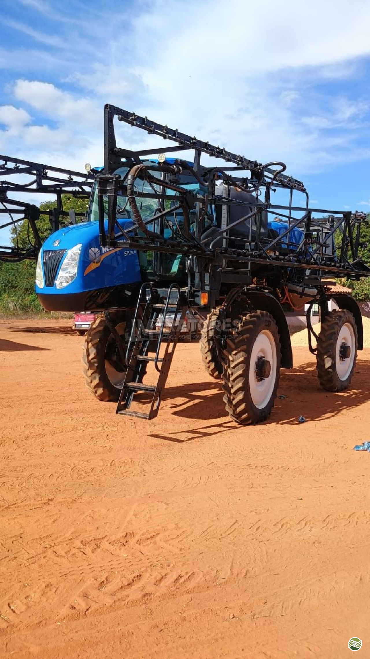 PULVERIZADOR NEW HOLLAND SP2500 Tração 4x4 JM Tratores  ADAMANTINA SÃO PAULO SP