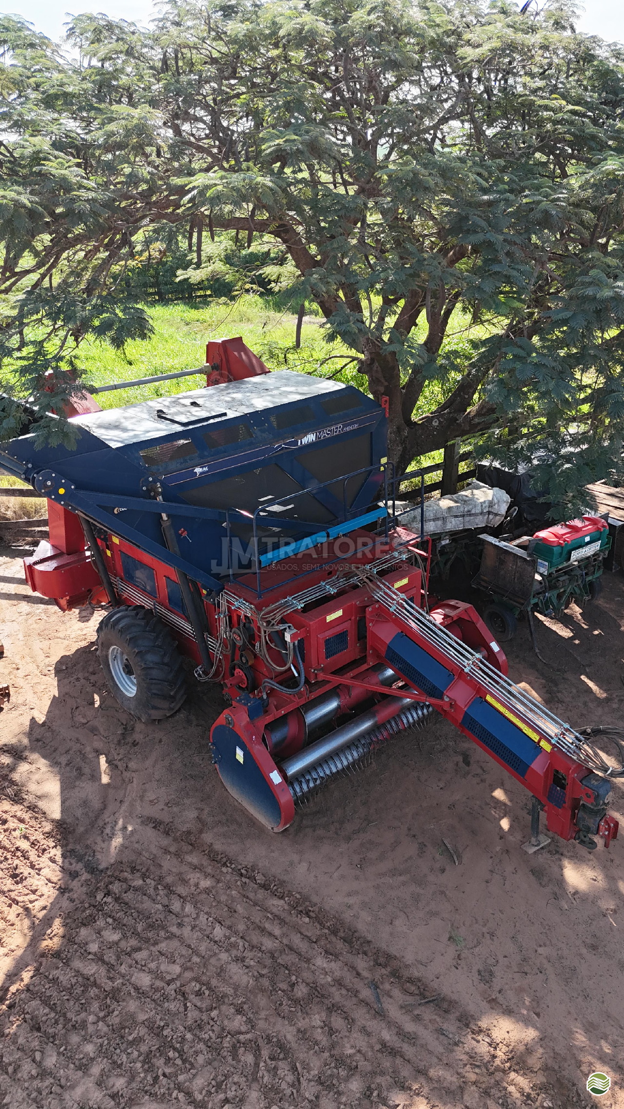 IMPLEMENTOS AGRICOLAS COLHEDORAS MIAC DOUBLE MASTER IV JM Tratores  ADAMANTINA SÃO PAULO SP