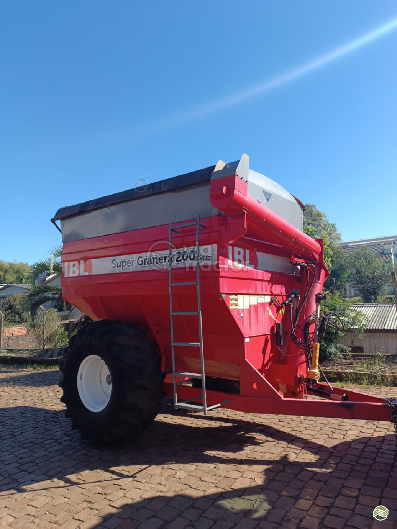 IMPLEMENTOS AGRICOLAS CARRETA BAZUKA GRANELEIRA 16000 Via Tractor ERECHIM RIO GRANDE DO SUL RS