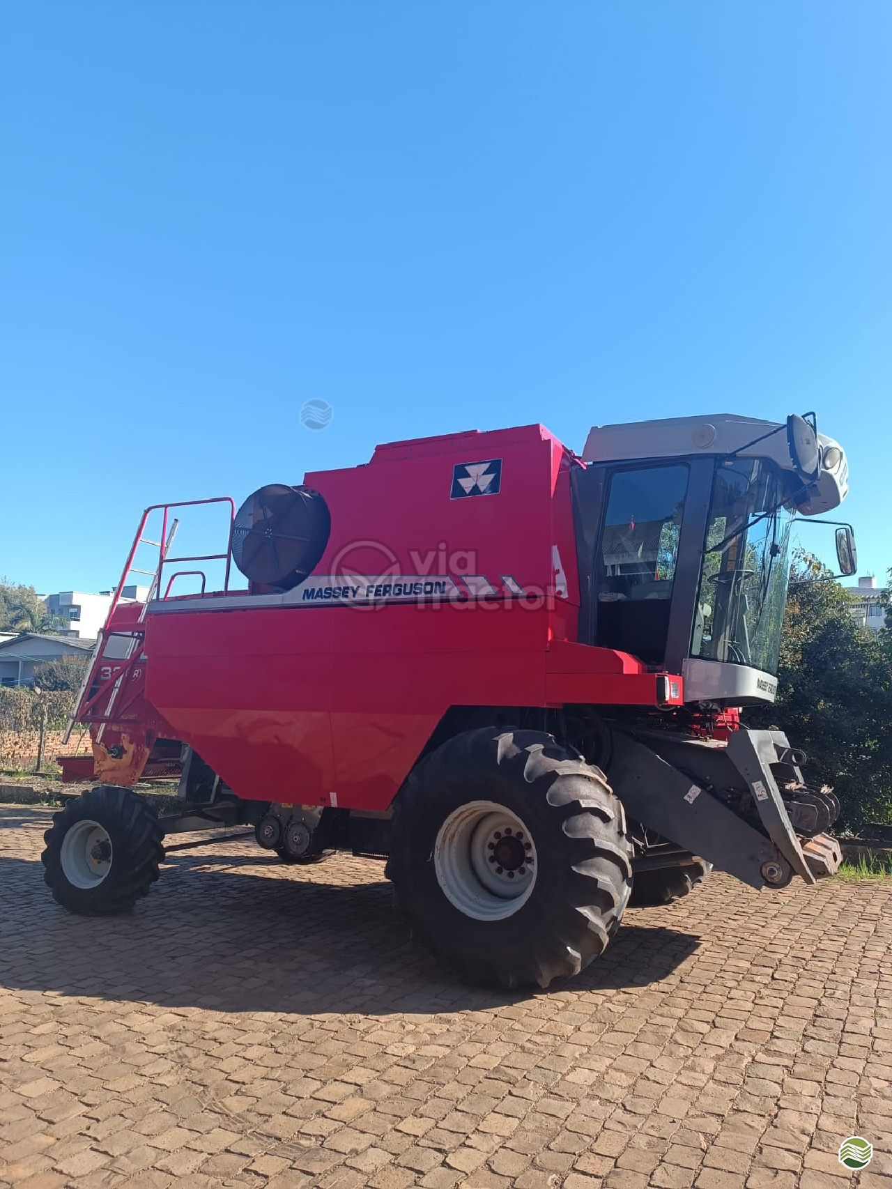 COLHEITADEIRA MASSEY FERGUSON MF 32 Via Tractor ERECHIM RIO GRANDE DO SUL RS